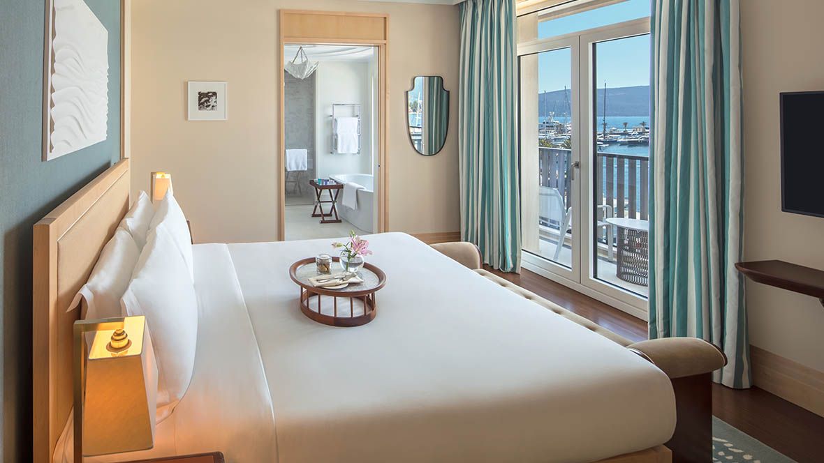 Regent Featured Room
