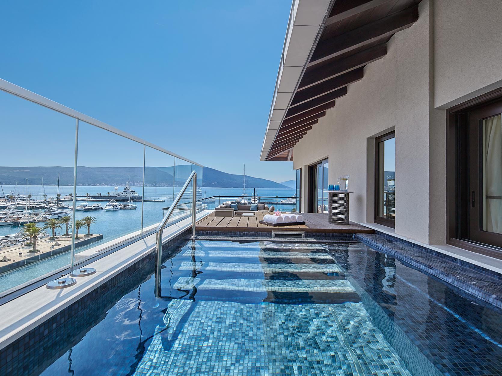 Pool Club Penthouse