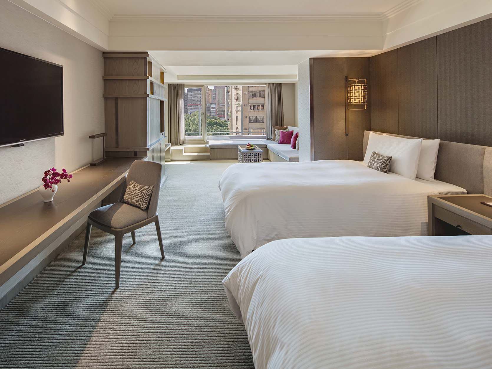 Regent Featured Room