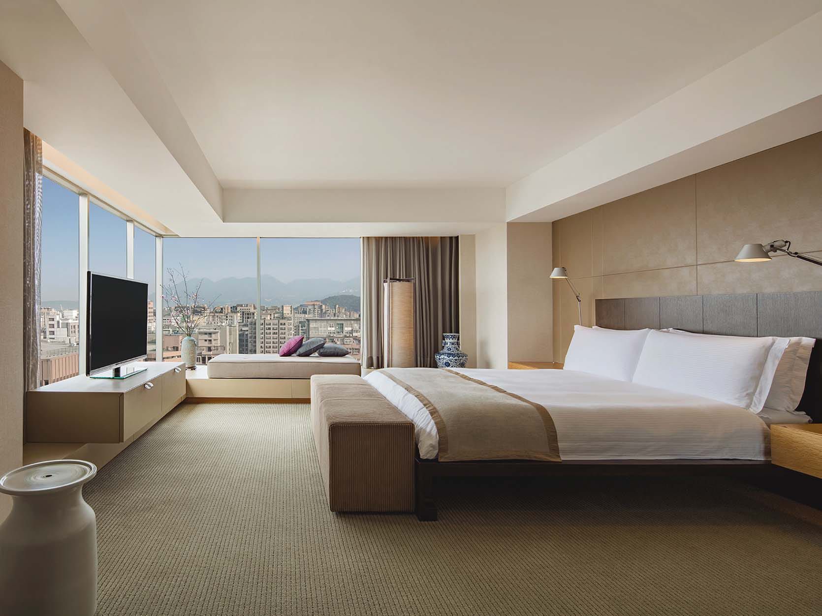 Regent Featured Room