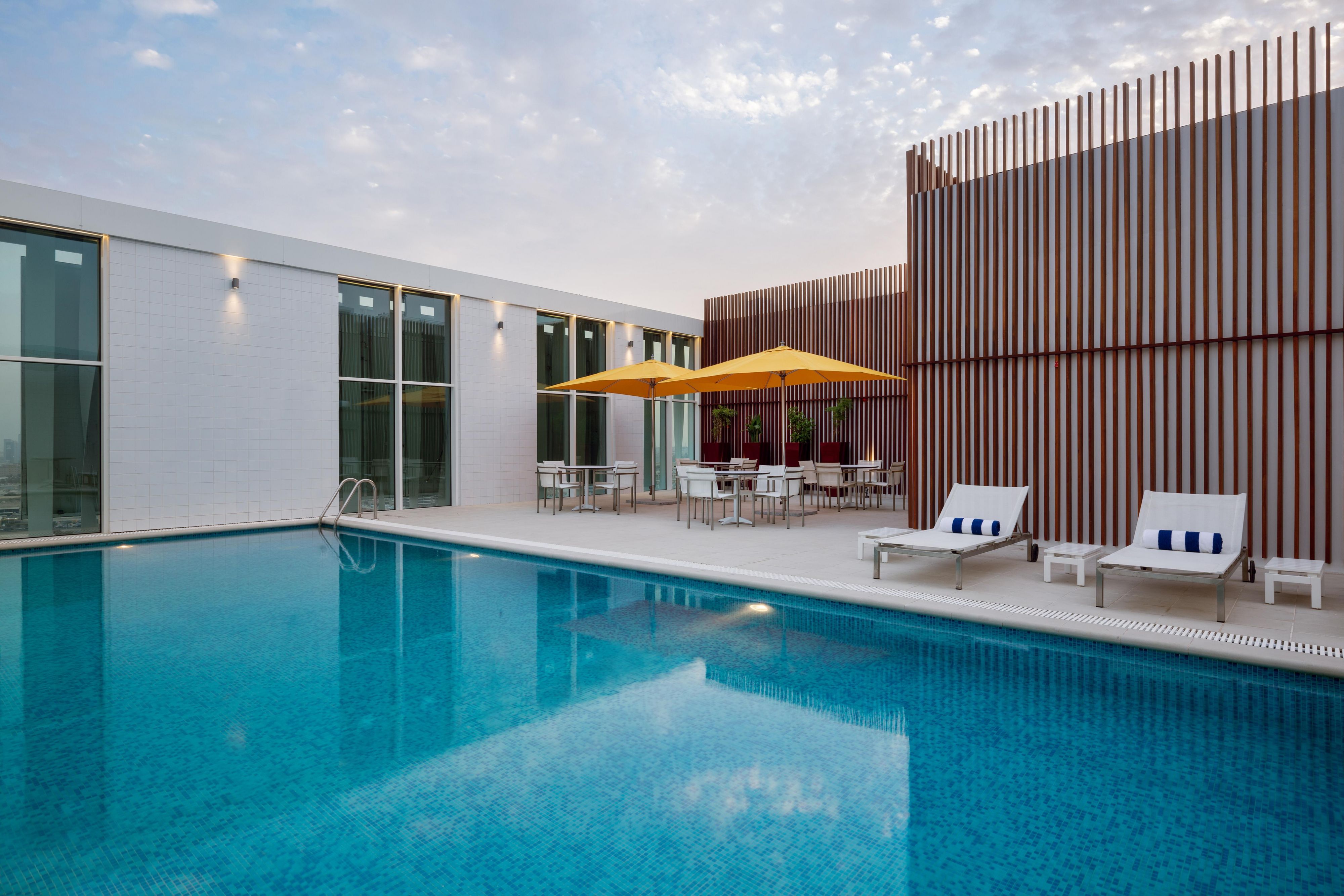 24-hour gym and rooftop pool are ideal spaces to recharge your batteries.