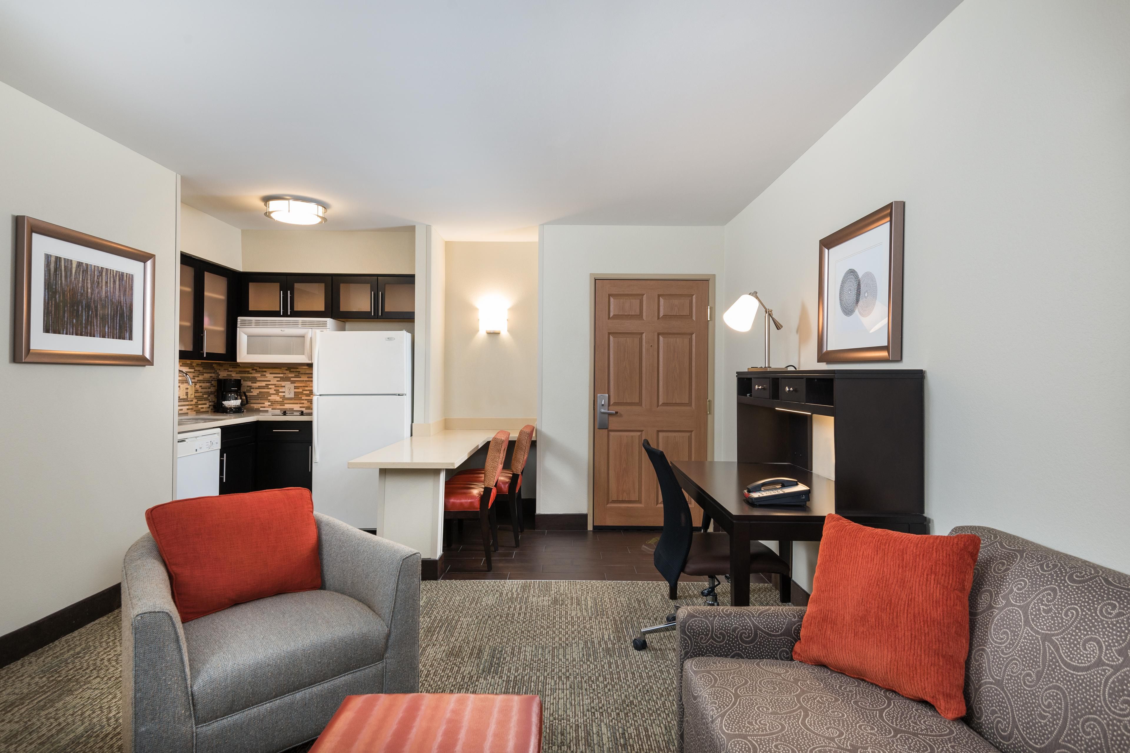 Extended Stay Hotel in Chantilly Staybridge Suites CHANTILLY DOWNTOWN
