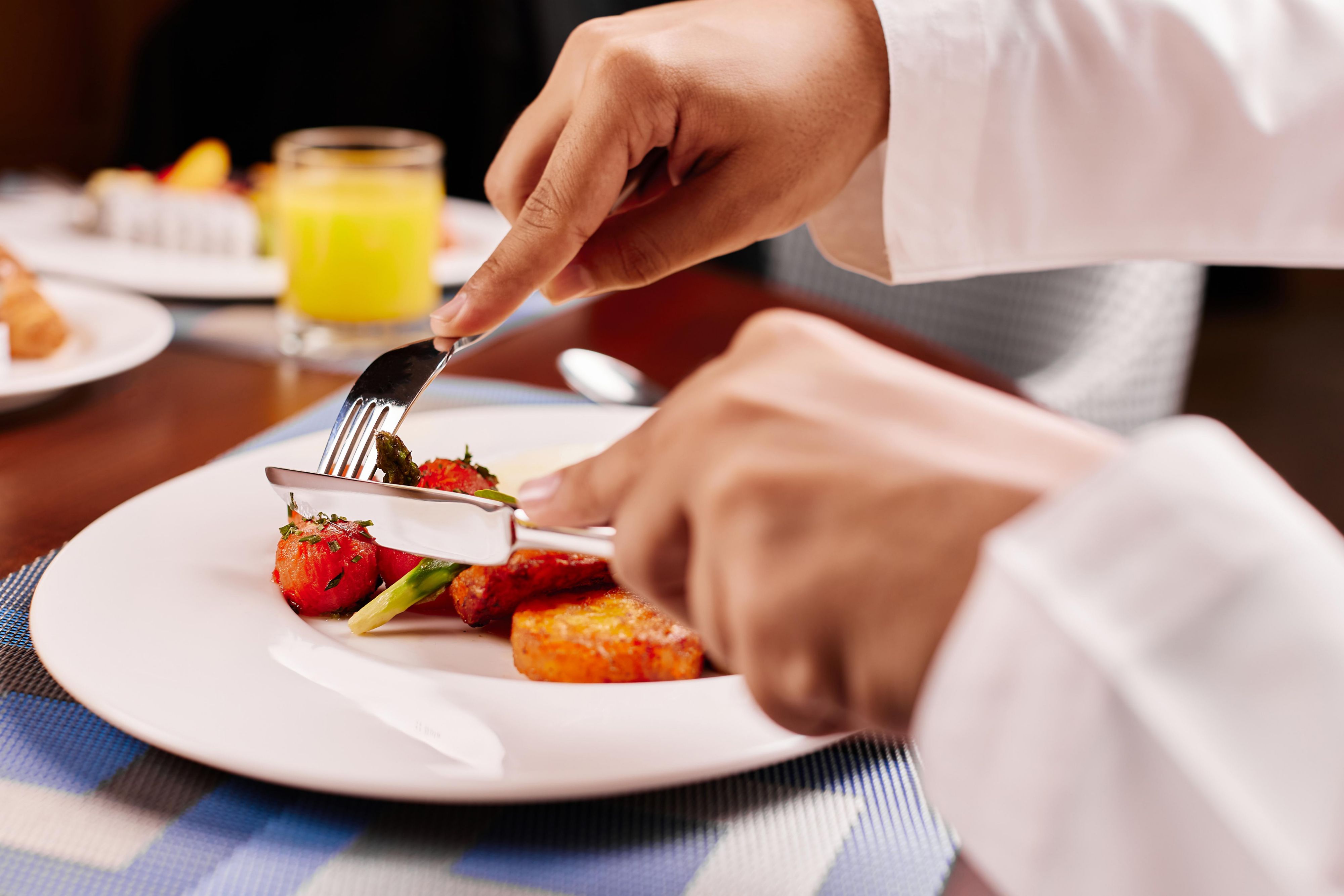 Give your day a perfect start with a scrumptious and healthy meal. Treat yourself with a wide variety of breakfast choices each morning at The Breakfast Room, located at the hotel's lobby level. Pick your preference from the vast selection of local and international cuisines to socialize with the other guests.