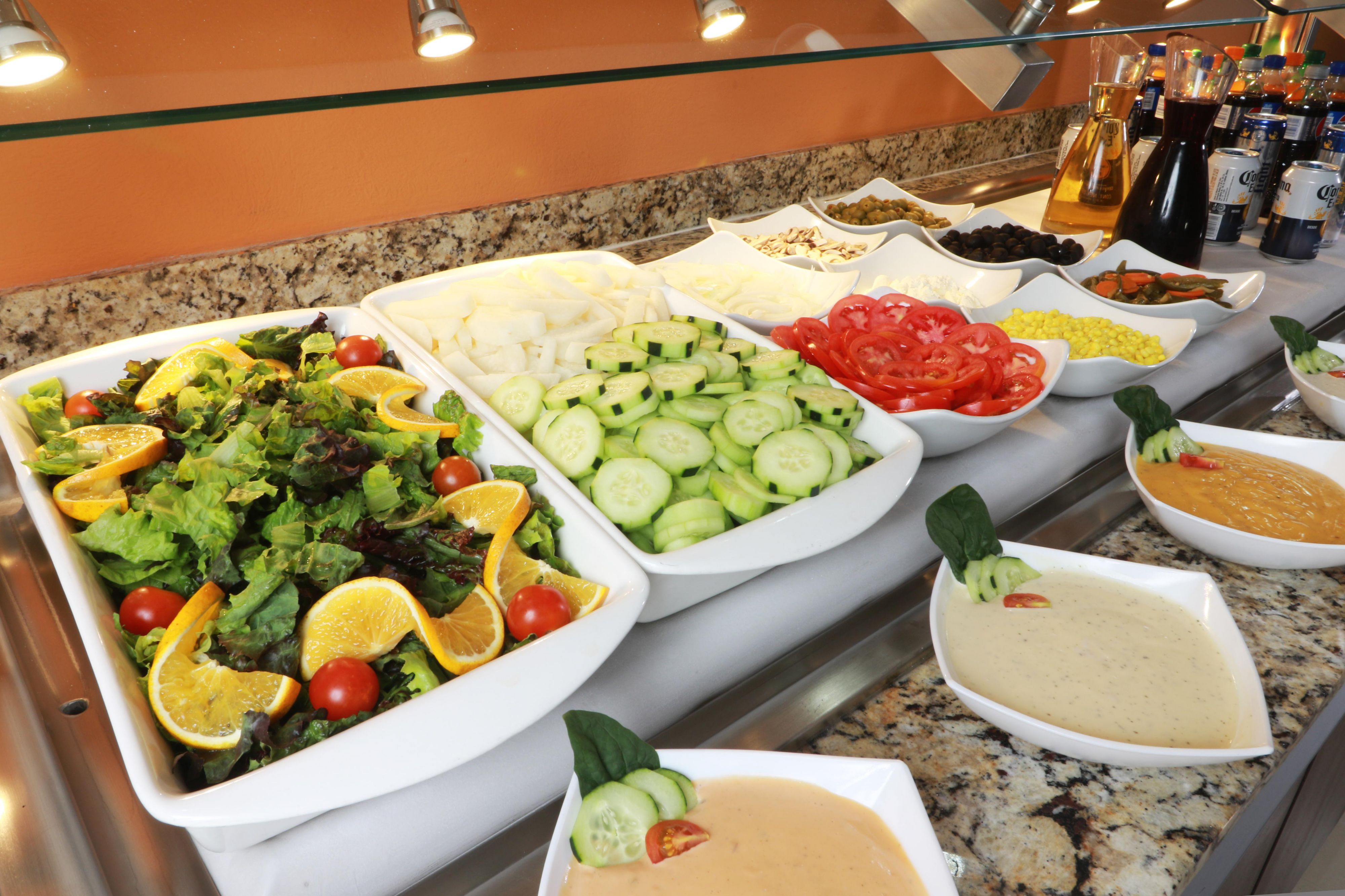 Staybridge Suites offers an evening reception where our guests can enjoy a light refreshment food and share a relax evening with friends and family, having the opportunity to get to know new friends in the hotel. We wait for you on Tuesday, wednesday and thursday from 05:00 pm to 07:30 pm