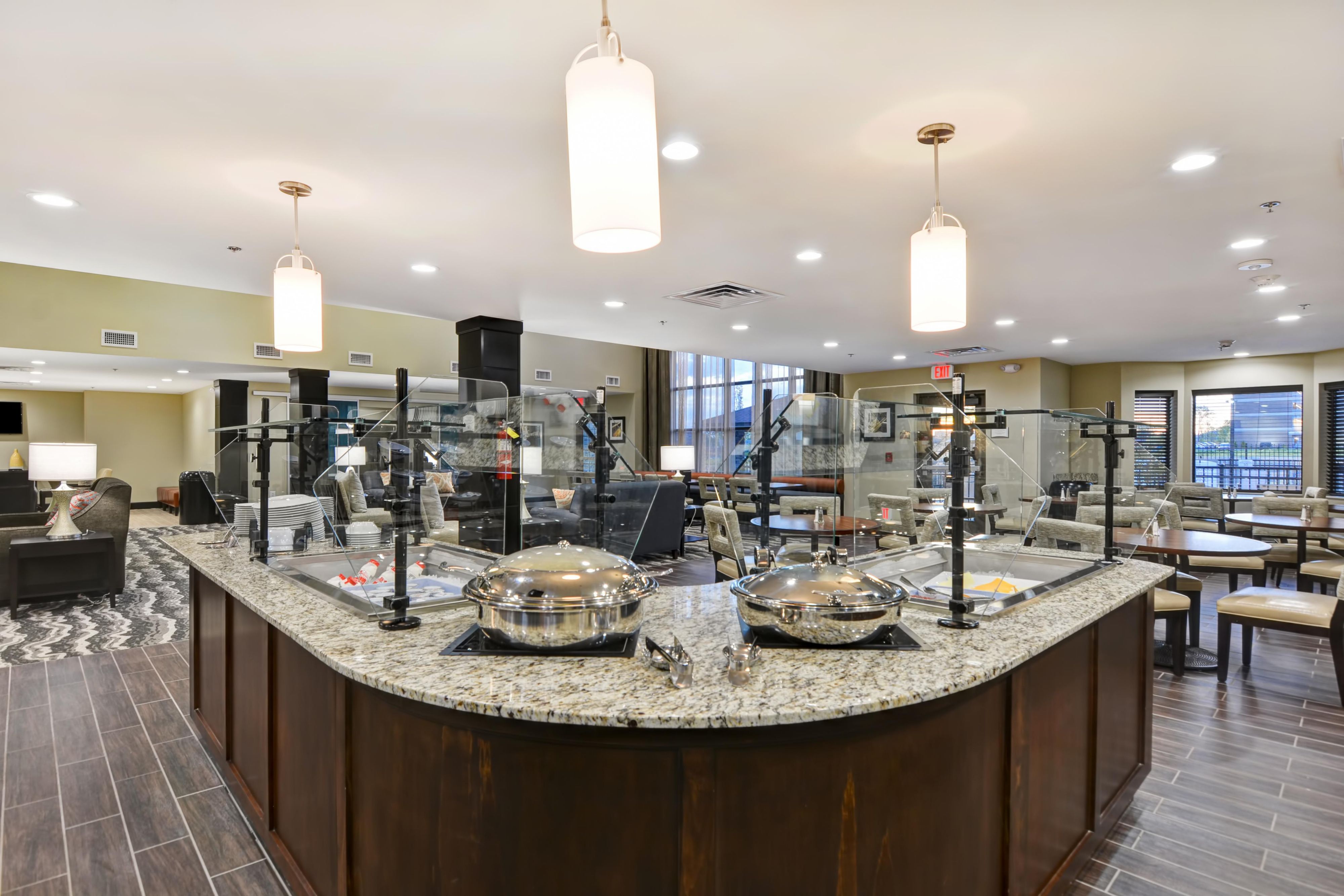 Fuel each day with a free breakfast from 6:30 AM – 9:30 AM. Enjoy hot and cold selections, healthy options, daily specials, and freshly brewed coffee. Join us on Monday, Tuesday, and Wednesday evenings for a Social Hour and enjoy complimentary appetizers and drinks from 5:30 PM – 7:00 PM.