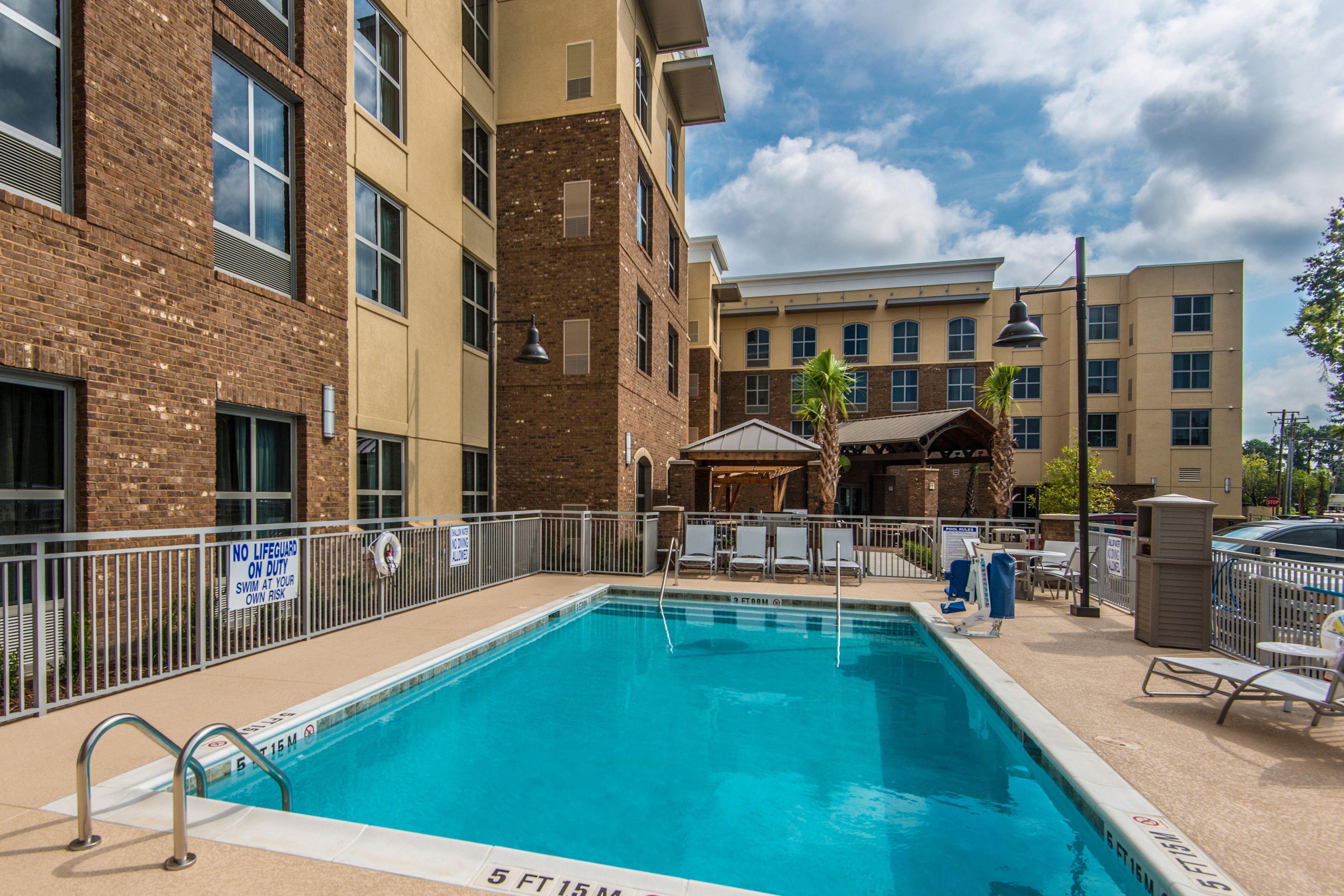 Take a dip in our seasonal outdoor pool, open from May to October. Whether you swim morning laps, lounge by the pool and soak up some afternoon sun, or enjoy a leisurely evening swim, our pool area is the perfect place for recreation and relaxation. In-season pool hours are 7:00 AM – 8:00 PM.
