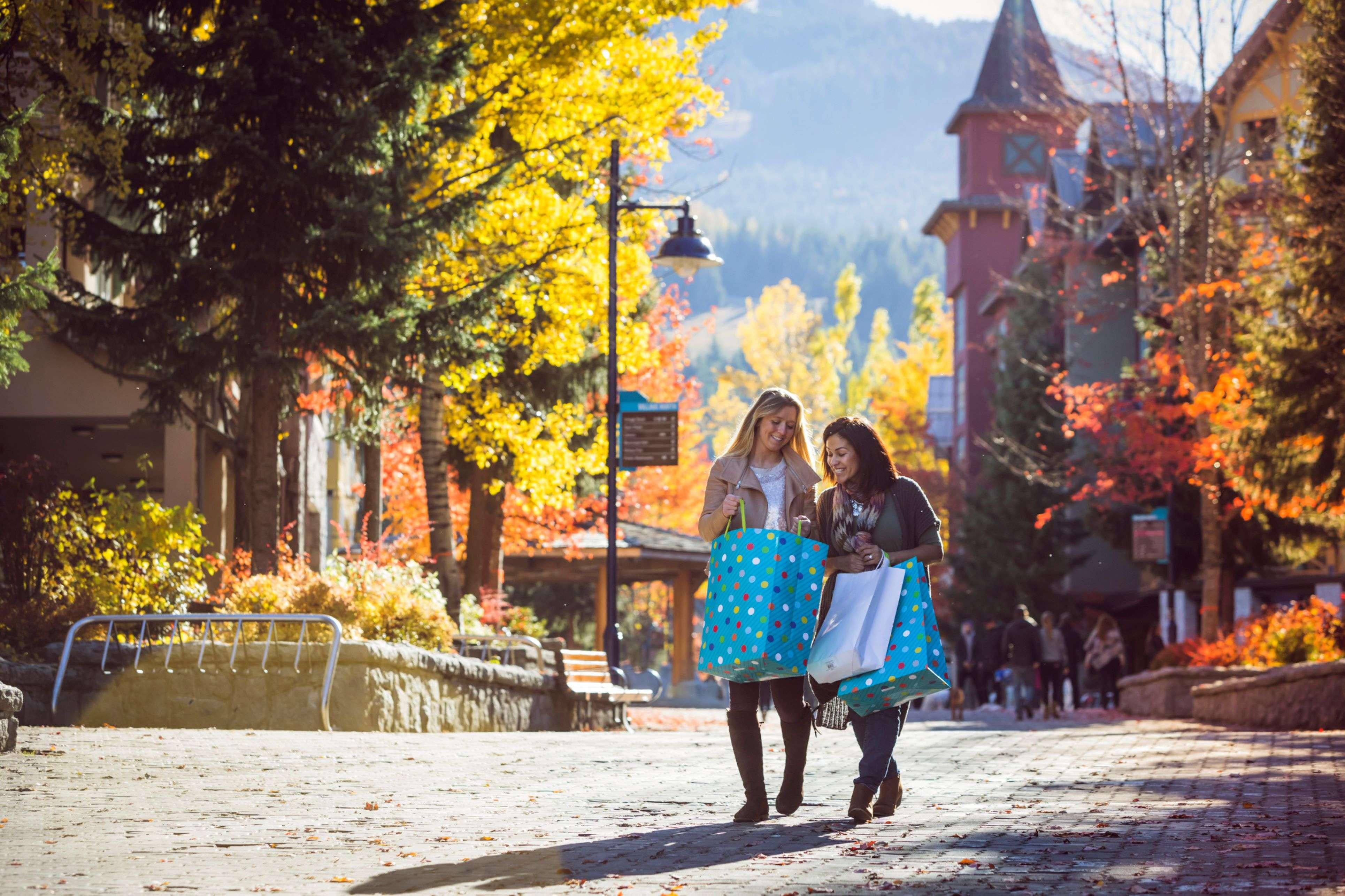 Just a short trip from the heart of Chicago, our hotel is nestled in a quiet neighborhood surrounded by shopping and dining options. Offering the perfect blend of convenience and tranquility, our central location brings you the best of both worlds. Enjoy a serene escape from the hustle and bustle while still having easy access to local attractions.