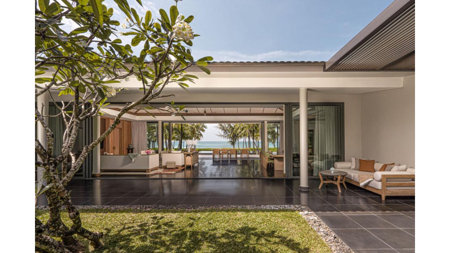 Three Beadroom Beach Pool Villa