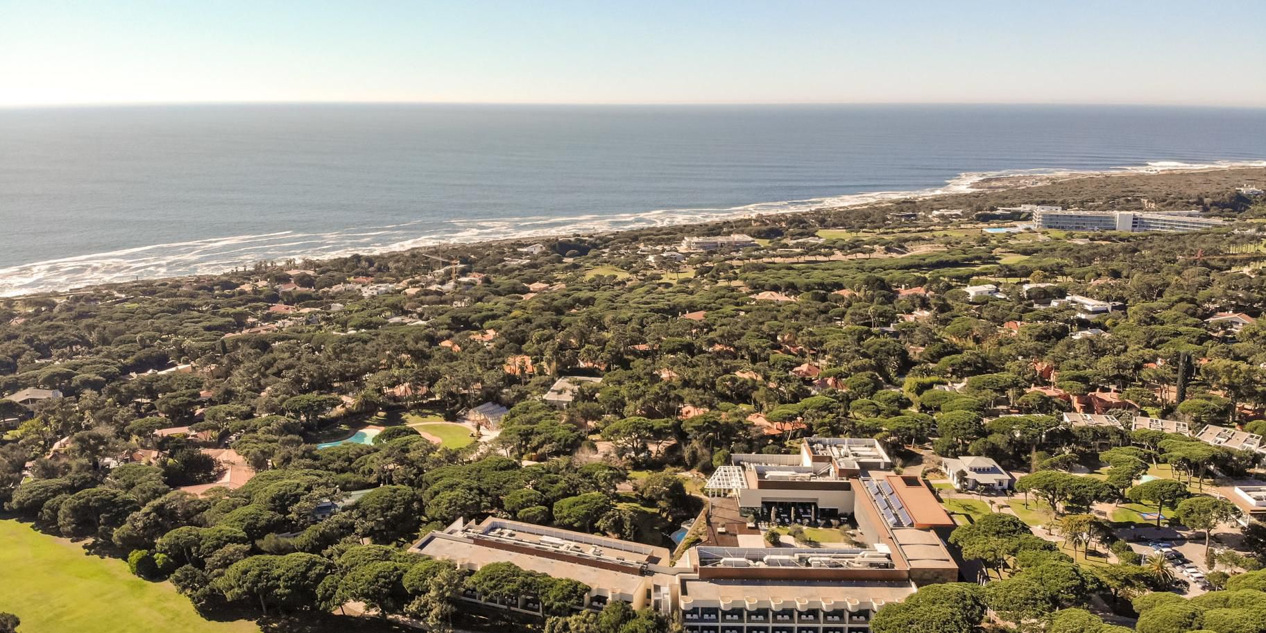 Somewhere between Lisbon’s energy, Cascais’ coastal charm and Sintra’s poetic fog lies a setting to reconnect with what truly matters. Here, every experience feels intentional. Every day, a quiet renewal. A place you didn’t know you’d been dreaming of.