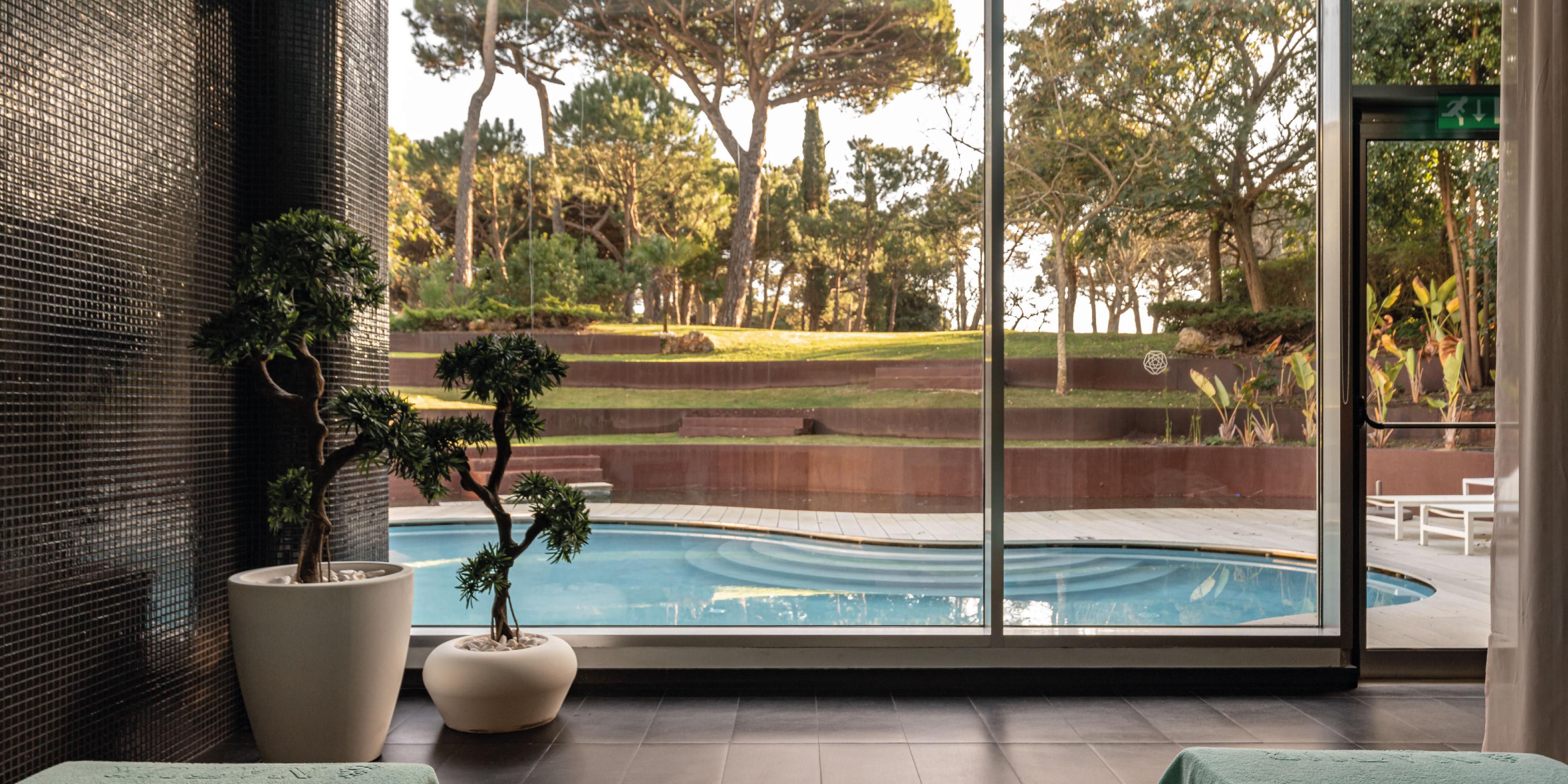 Pause, breathe, and awaken your senses through the power of essential oils, guided breathing, and a moment of mindful stillness. Conclude with an inspiring self-massage to cary into your day and refreshing juice- choose from calming, detox, or energizing blends made with fresh fruits and natural ingredients. 