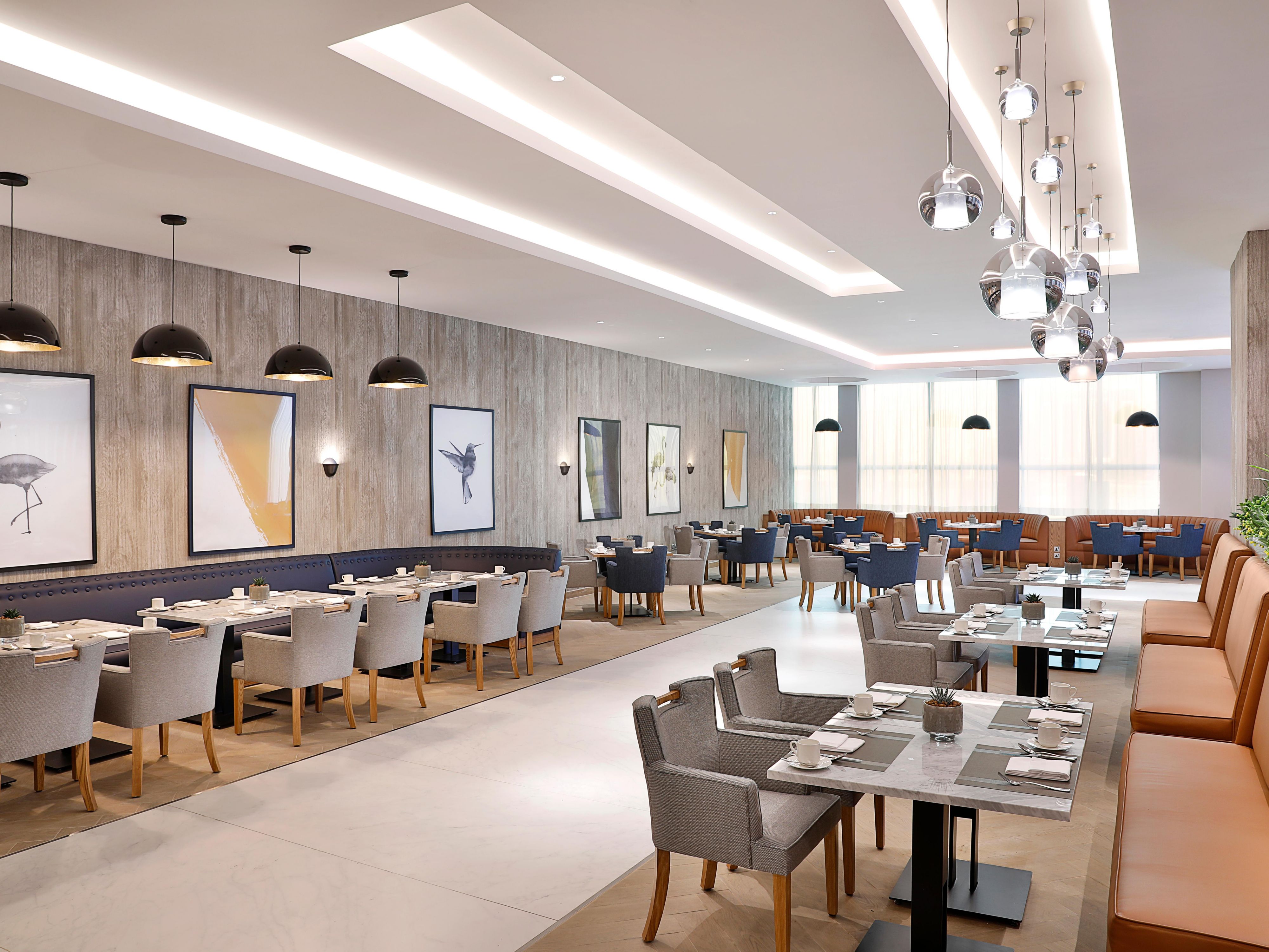 3 mouth watering restaurants await you at voco Al Khobar. You will find numerous international dishes at our all day dining restaurant Horizon, signature Lebanese mezze at Naya, and exotic spices and Indian food with a twist at Anardana