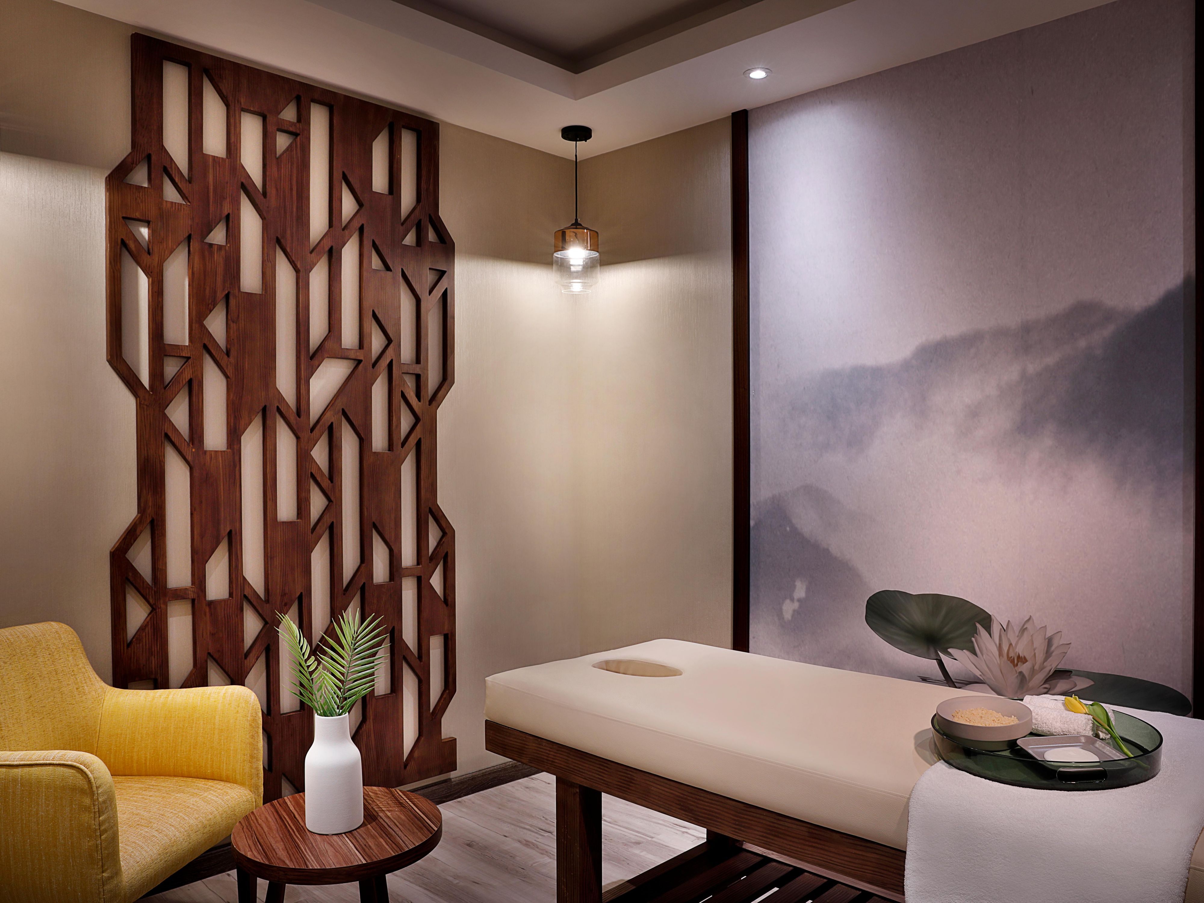 Located on the 6th floor, Soul Wellness and Spa offers a total of 5 treatment rooms. 3 rooms for ladies and 2 for men with completely different entrances. A wide range of treatments suitable for all occasions, from Moroccan and Cleopatra bath to full body massages.