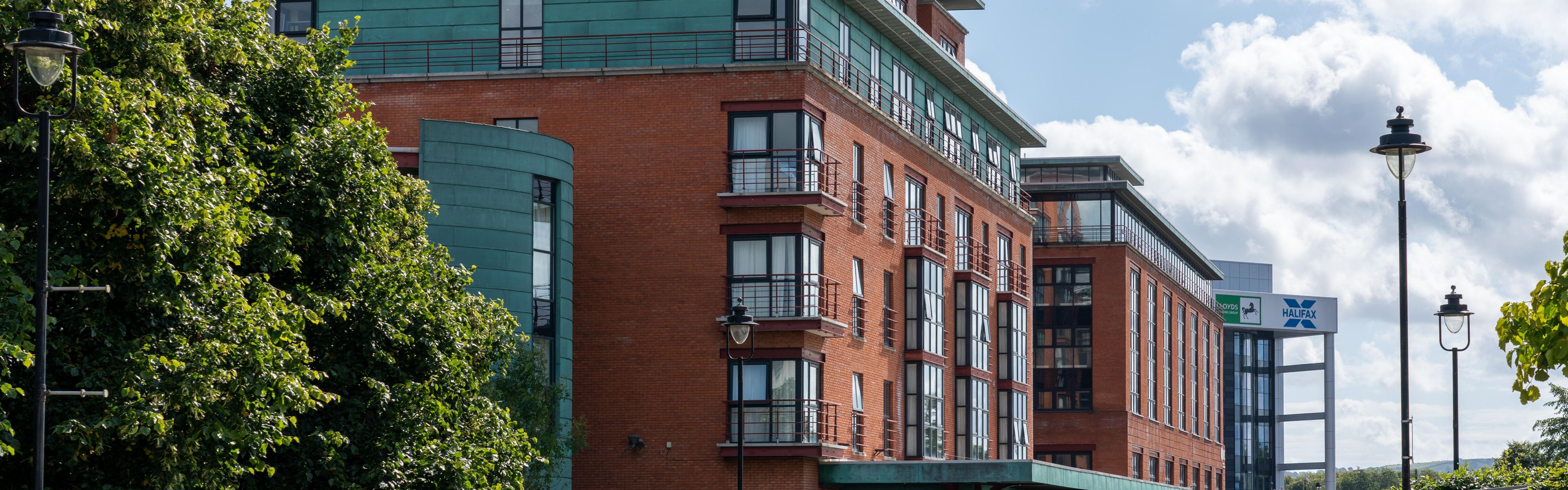 $hotelInfo.mediaDetails.welcomePhotos.primaryPhoto.caption}