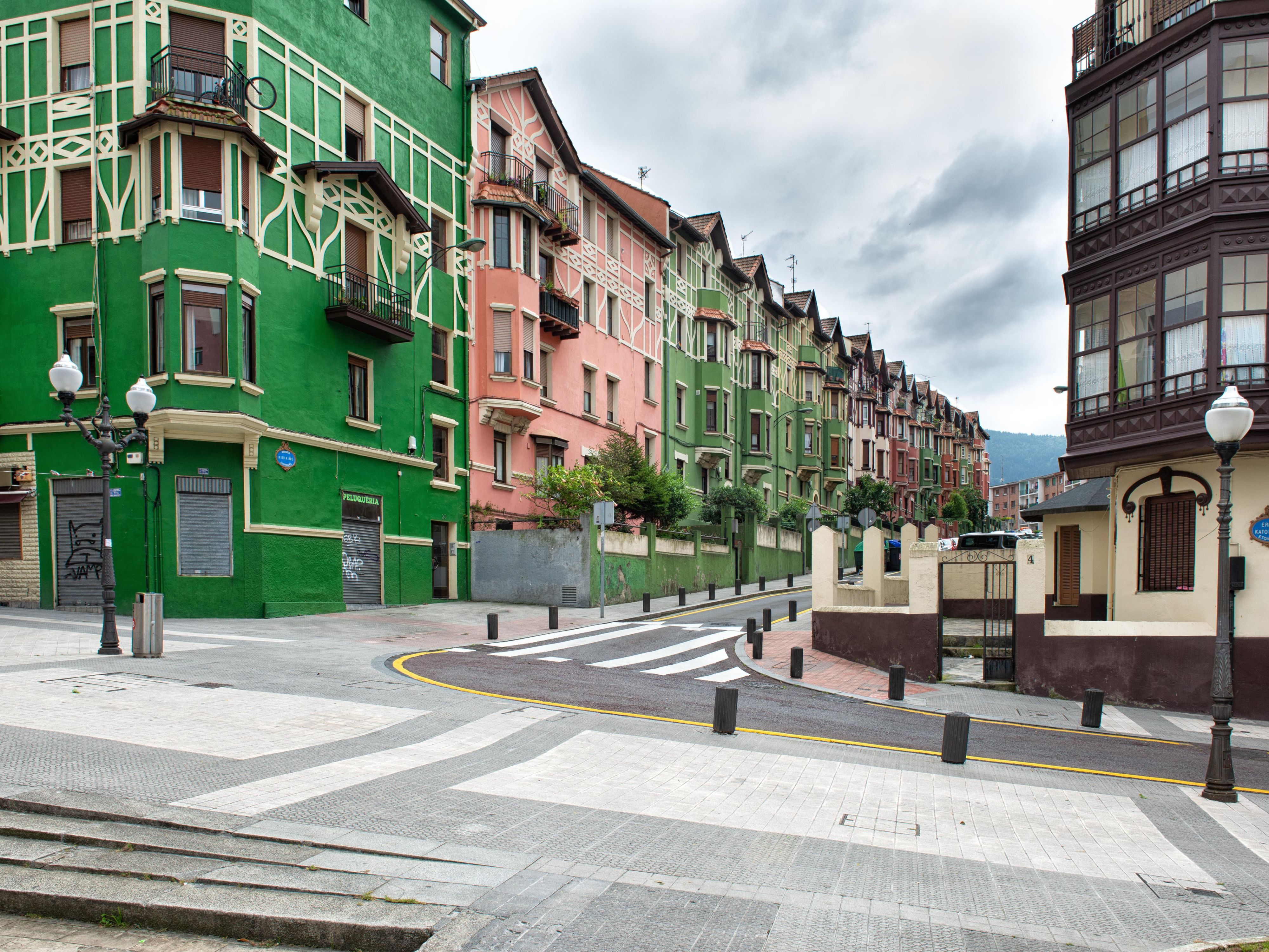 Embrace tranquility in our ideally located hotel in the vibrant Irala neighborhood. Surrounded by colorful houses, English-influenced chalets, and neovasco-style architecture, our hotel places you in the heart of Bilbao. Just 5 km from Bilbao Airport and a short stroll to main local attractions, Casco Viejo, Guggenheim Museum and San Mames Stadium.