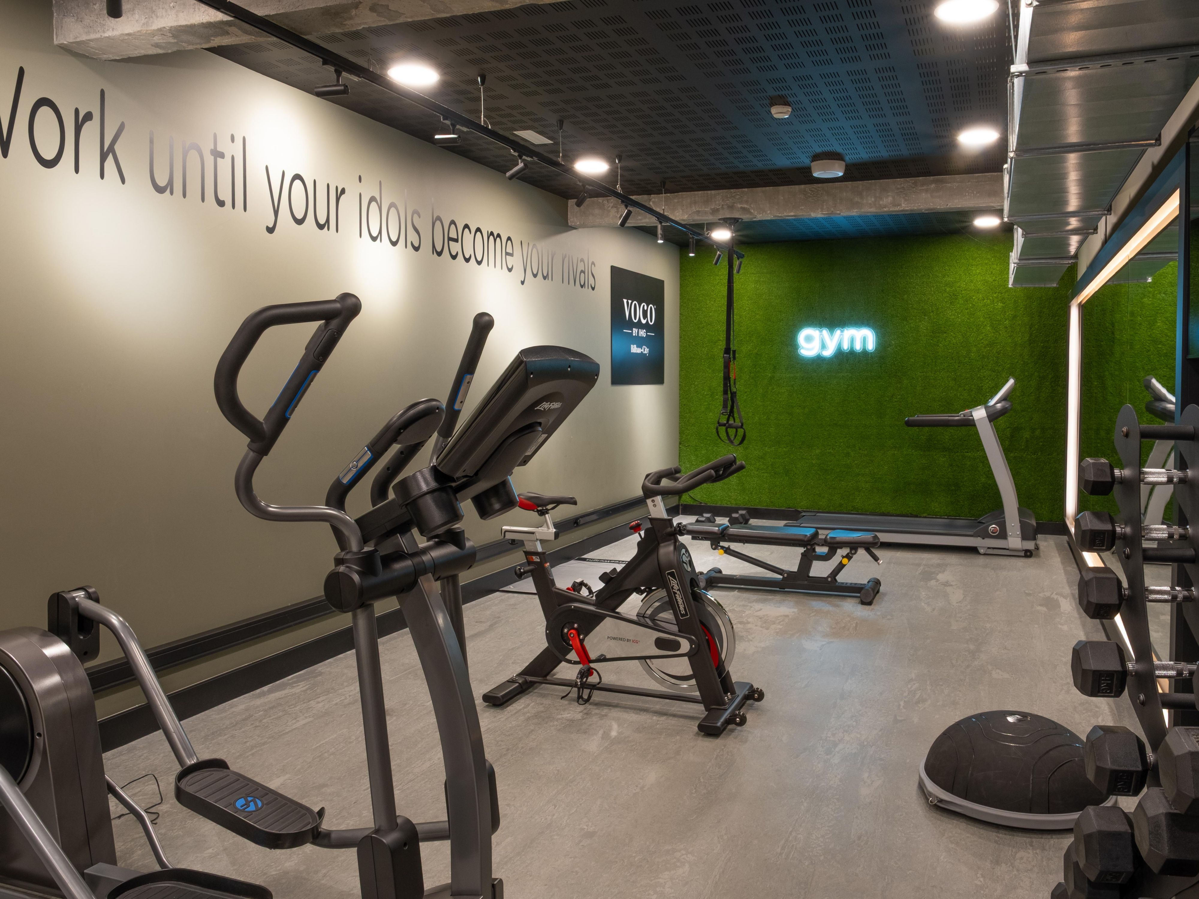 Stay active at our 24/7 Fitness Center, fully equipped with treadmills, bike, elliptical, weight bench and straps for stretching, fitness ball, kettlebell, wall-mounted boards for exercises in core, yoga, strength and cardio.