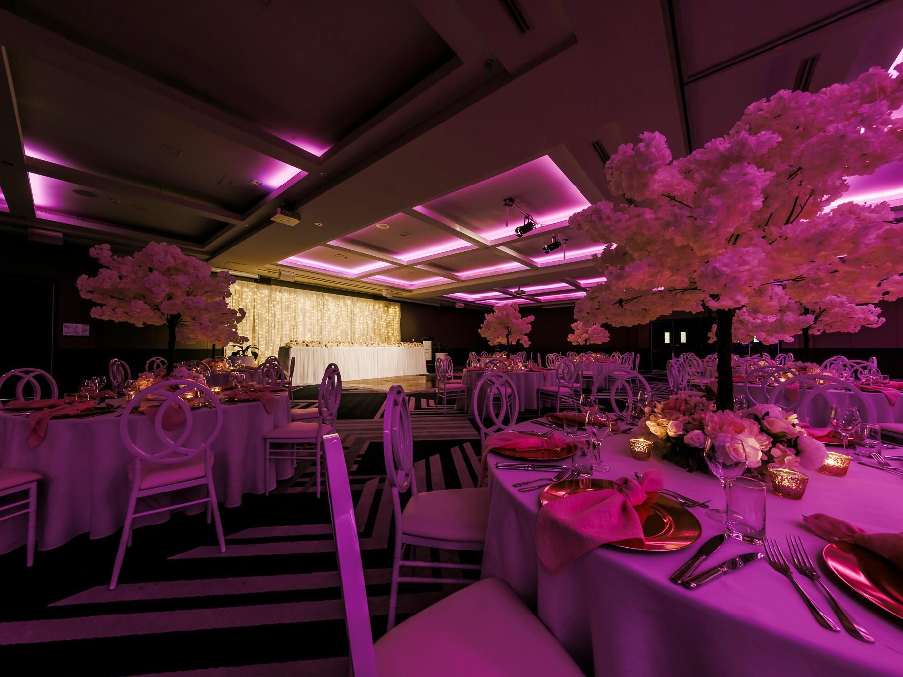 Whether an intimate board meeting or extravagant birthday celebration, we have the perfect space for your function at voco® Brisbane City Centre. Take your pick of 11 rooms ranging from 36m² up to a generous 645m², each showcasing our signature voco™ design flourish.