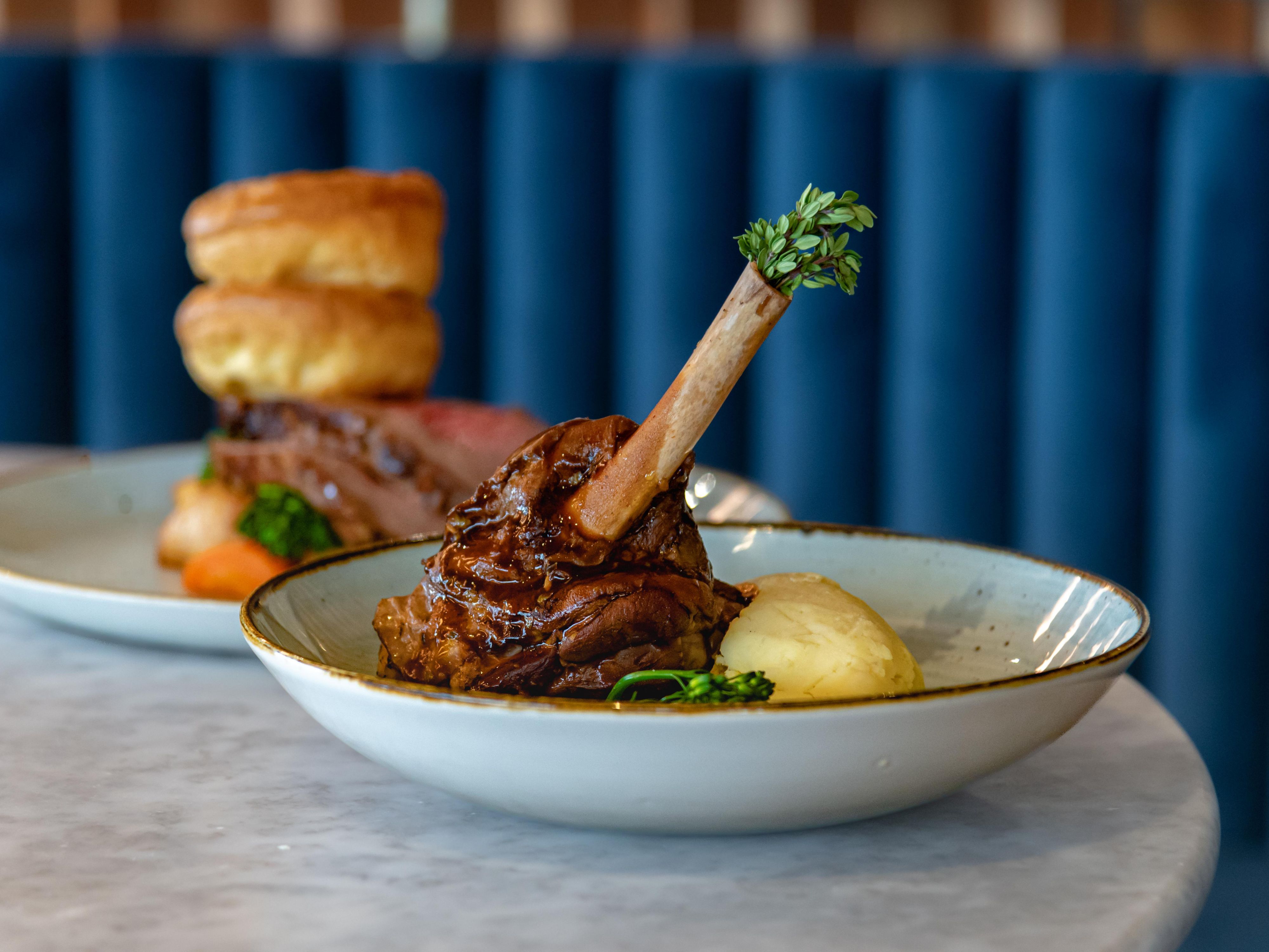 Join us every Sunday for a sumptuous lunch featuring a range of traditional and contemporary dishes. From roasted meats to seasonal vegetables, our Sunday lunch is the perfect way to gather family and friends for a delicious end to the week.