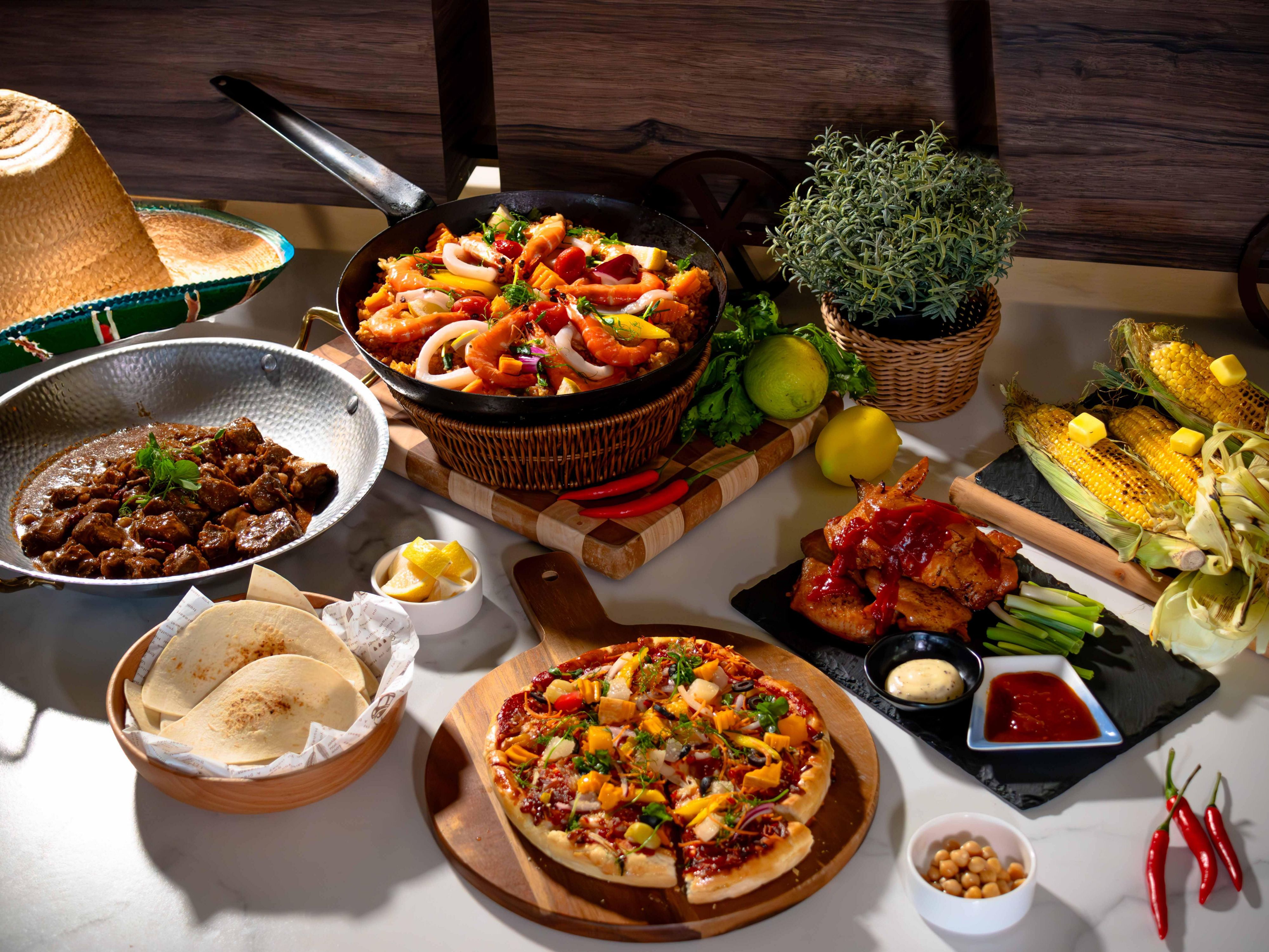 Say “¡Viva!” and enjoy a bold American and Mexican feast at Field Arcadia with Buffalo Wings, Roasted Rib Eye, Chili Con Carne, fresh salads, seafood, and desserts.