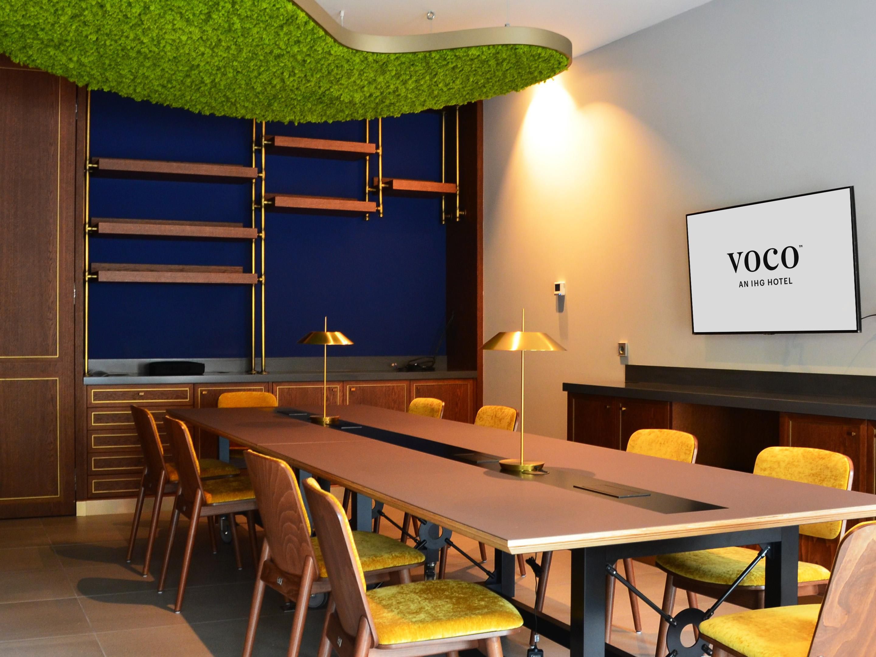 voco The Hague's central location makes it the perfect venue for business events. With easy access to key business districts and transportation hubs, hosting meetings, conferences, or corporate events here is both convenient and efficient, ensuring smooth logistics and connectivity for all attendees. 