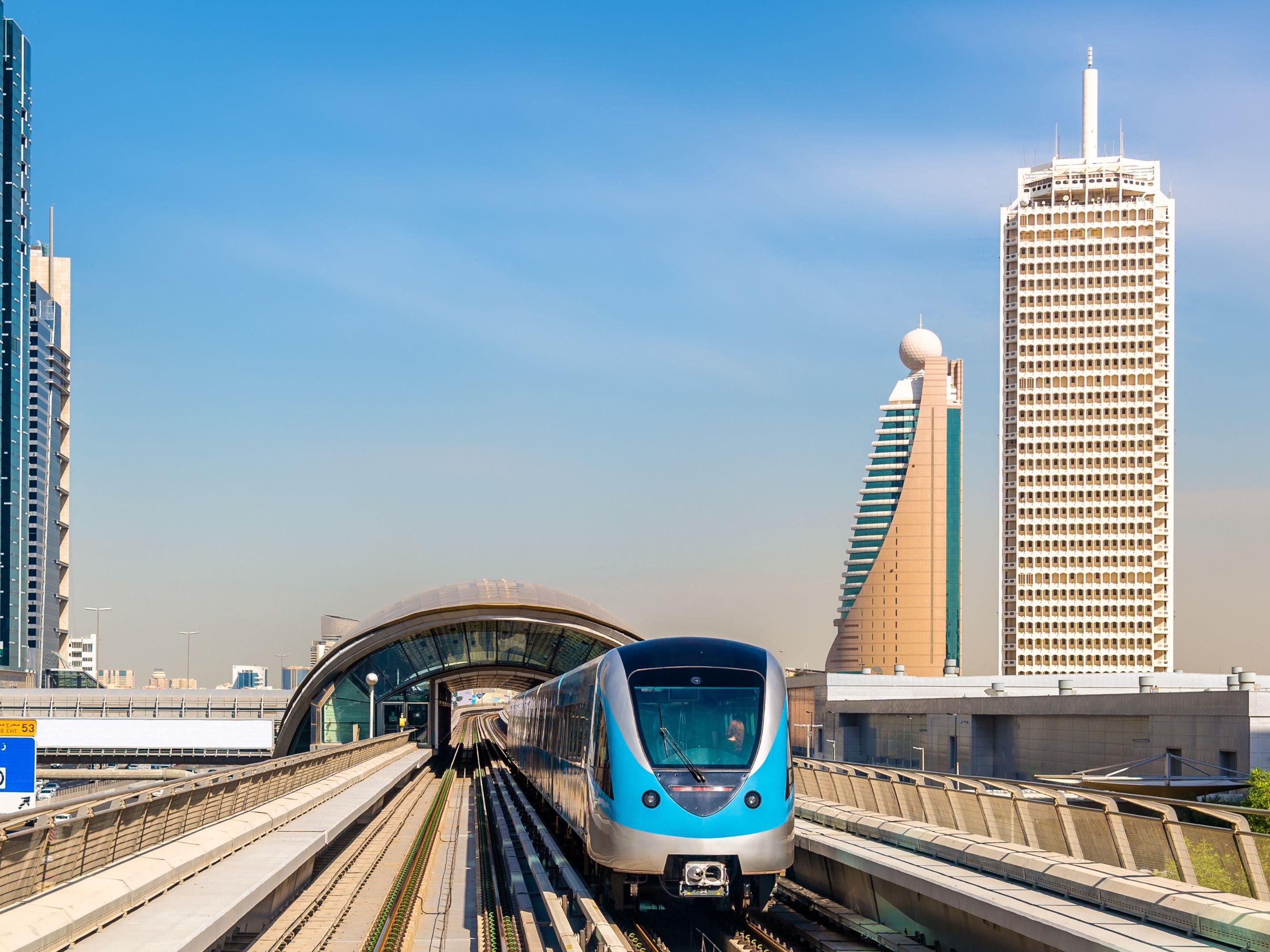 voco Dubai is conveniently located just a 2-minute walk from World Trade Centre Metro Station, making it easy to explore the city. For exhibition visitors heading to Expo City, the metro provides a direct route from World Trade Centre Station to Expo 2020 Station, with no transfers required.
