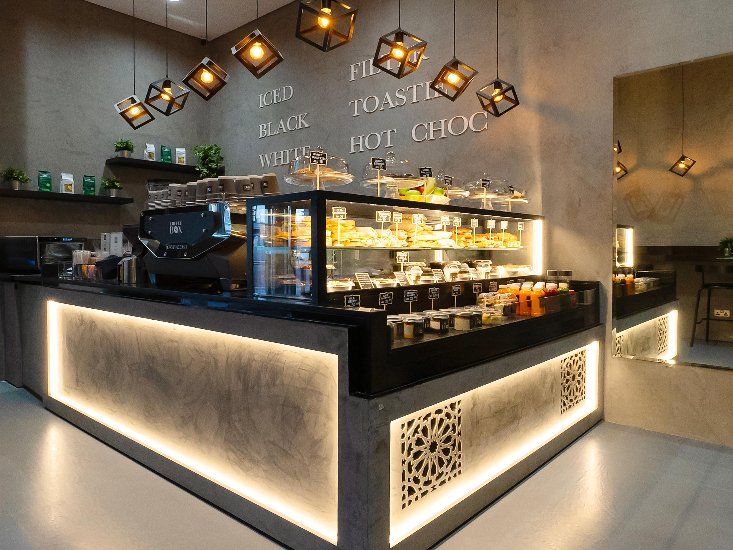 Located conveniently in the lobby offering a delightful array of beverages and bites to energize your day. Indulge in premium coffee, alongside a selection of healthy juices and a variety of sandwiches and snacks designed for convenience without compromising on quality.