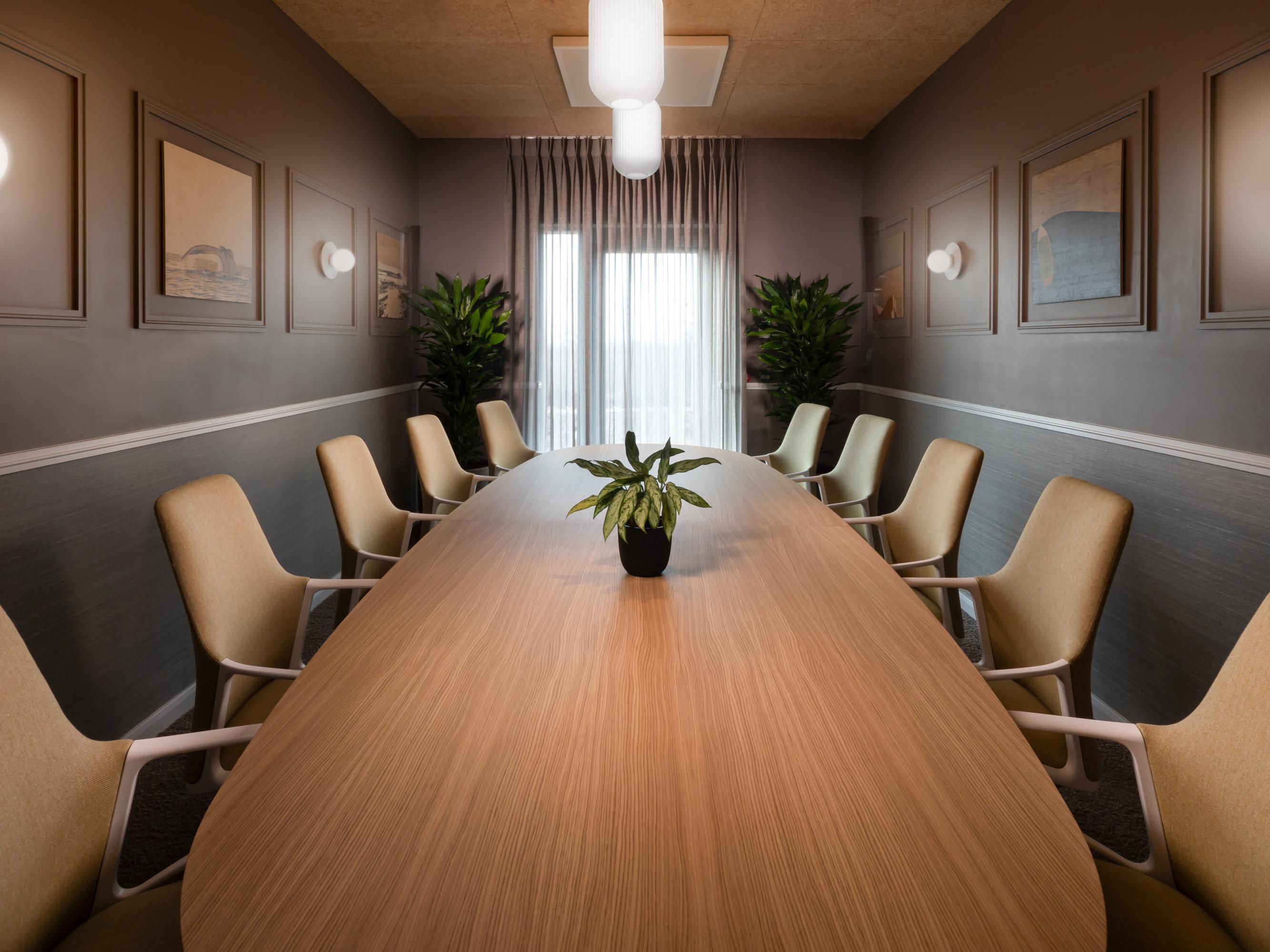 Plan a more sustainable meeting experience at voco Zeal Exeter Science Park. The Boardroom seats up to 10 delegates on a large oak fixed table, with videoconferencing built in, and direct access to our south-facing terrace. 