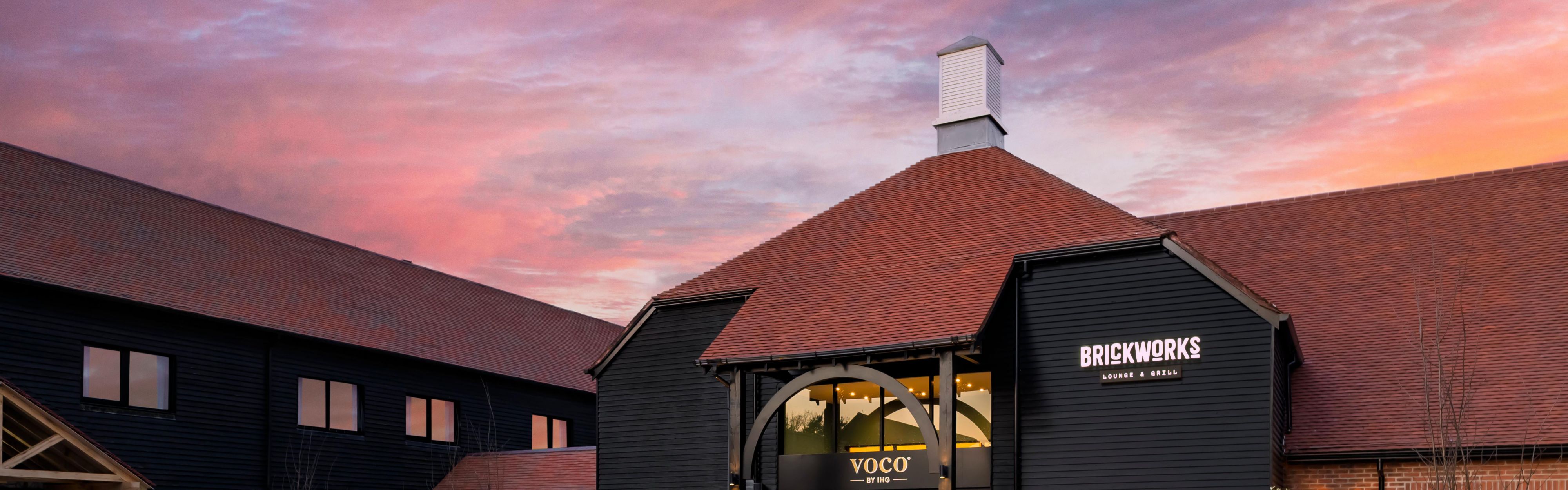 $hotelInfo.mediaDetails.welcomePhotos.primaryPhoto.caption}