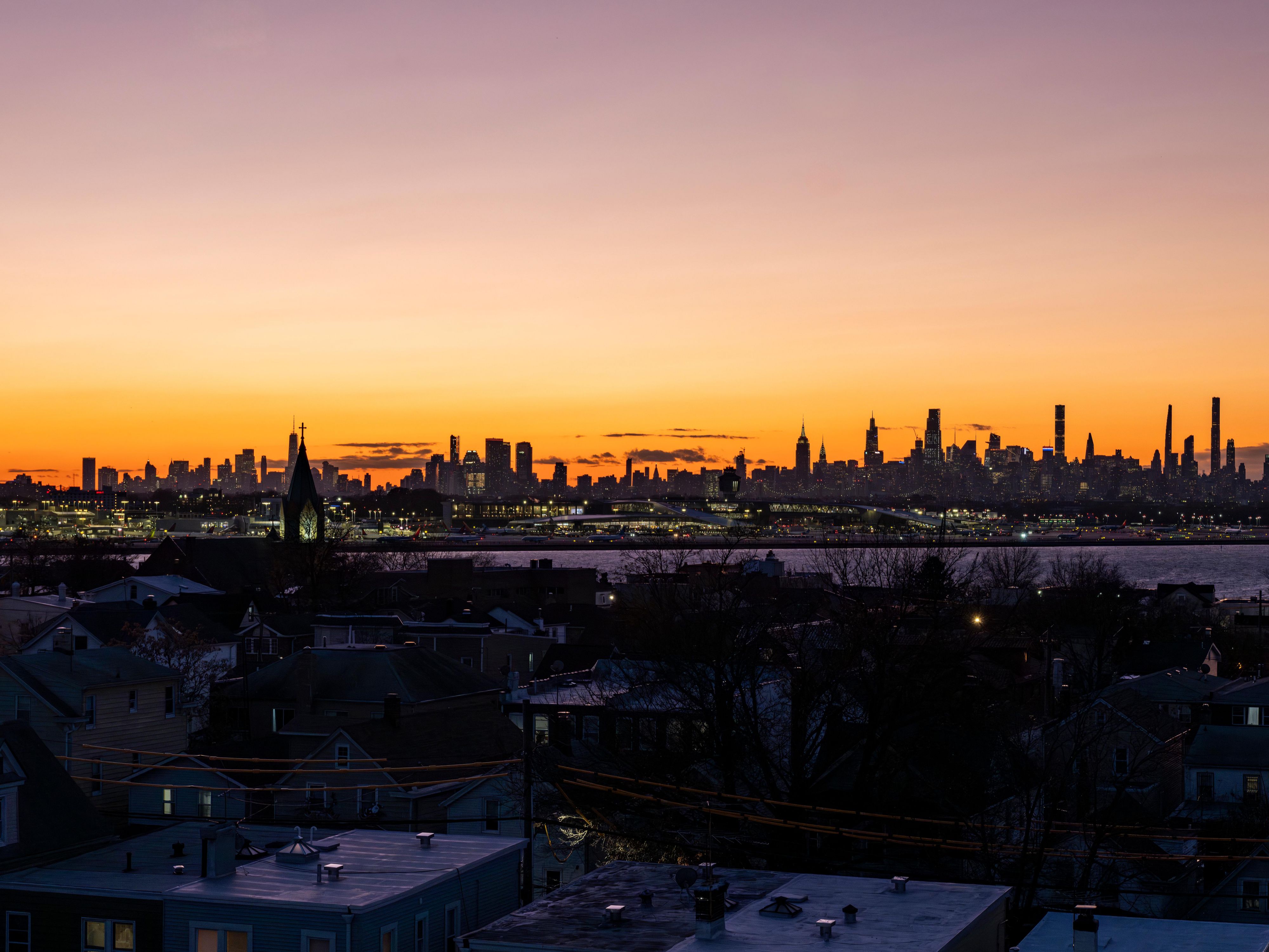 Start your day with a delightful breakfast featuring a selection of fresh, locally inspired dishes that will energize your for the day ahead. 

After the sun sets, elevate your experience at the City View Rooftop, the only rooftop bar in College Point, NY  and the LaGuardia Airport area, while enjoying crafted cocktails and dinner. 