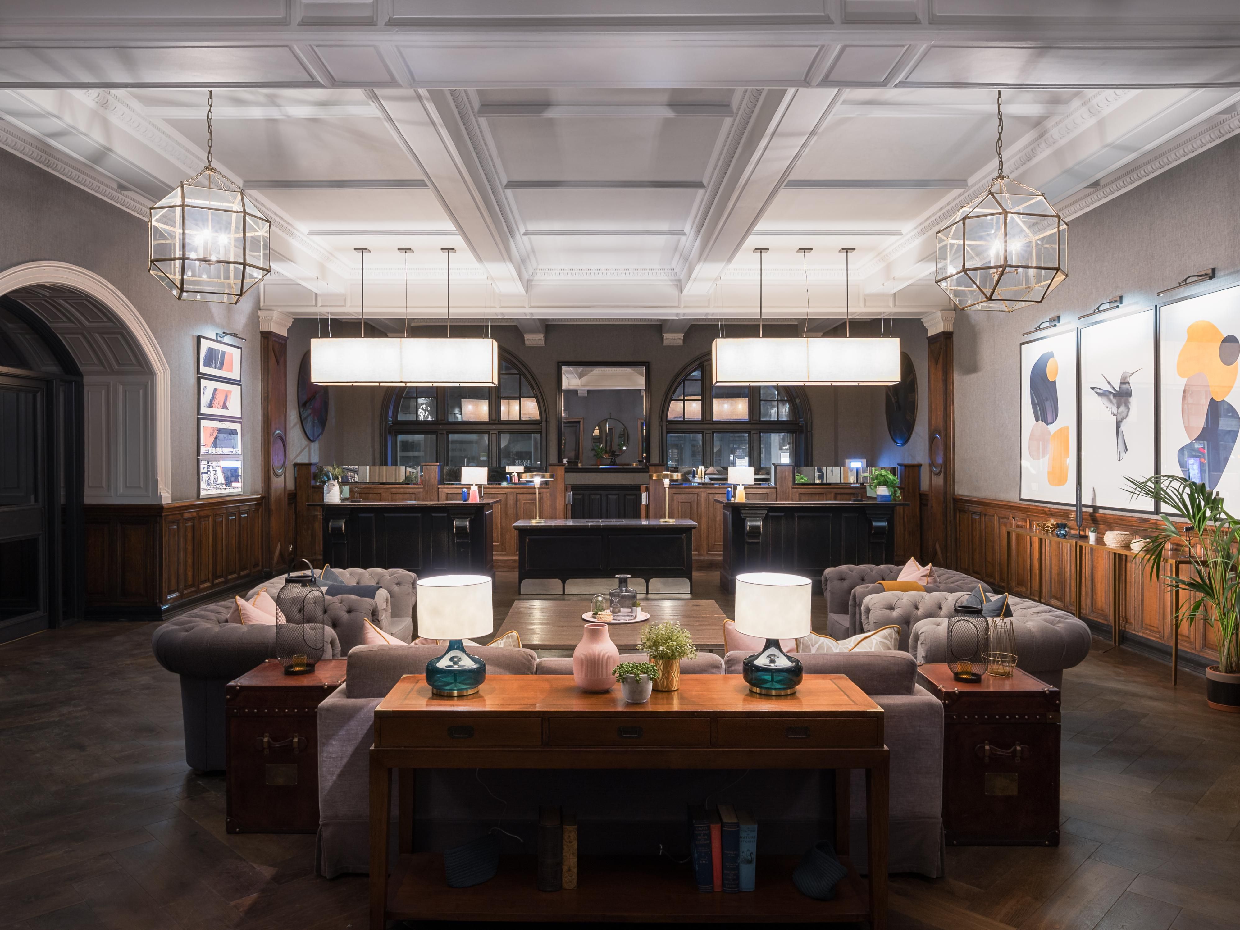 Want to know just what to expect when you enter voco® Grand Central? Whether you’re looking to explore our facilities or bedrooms, you can do just that instantly with our virtual tour in the comfort of your home! 