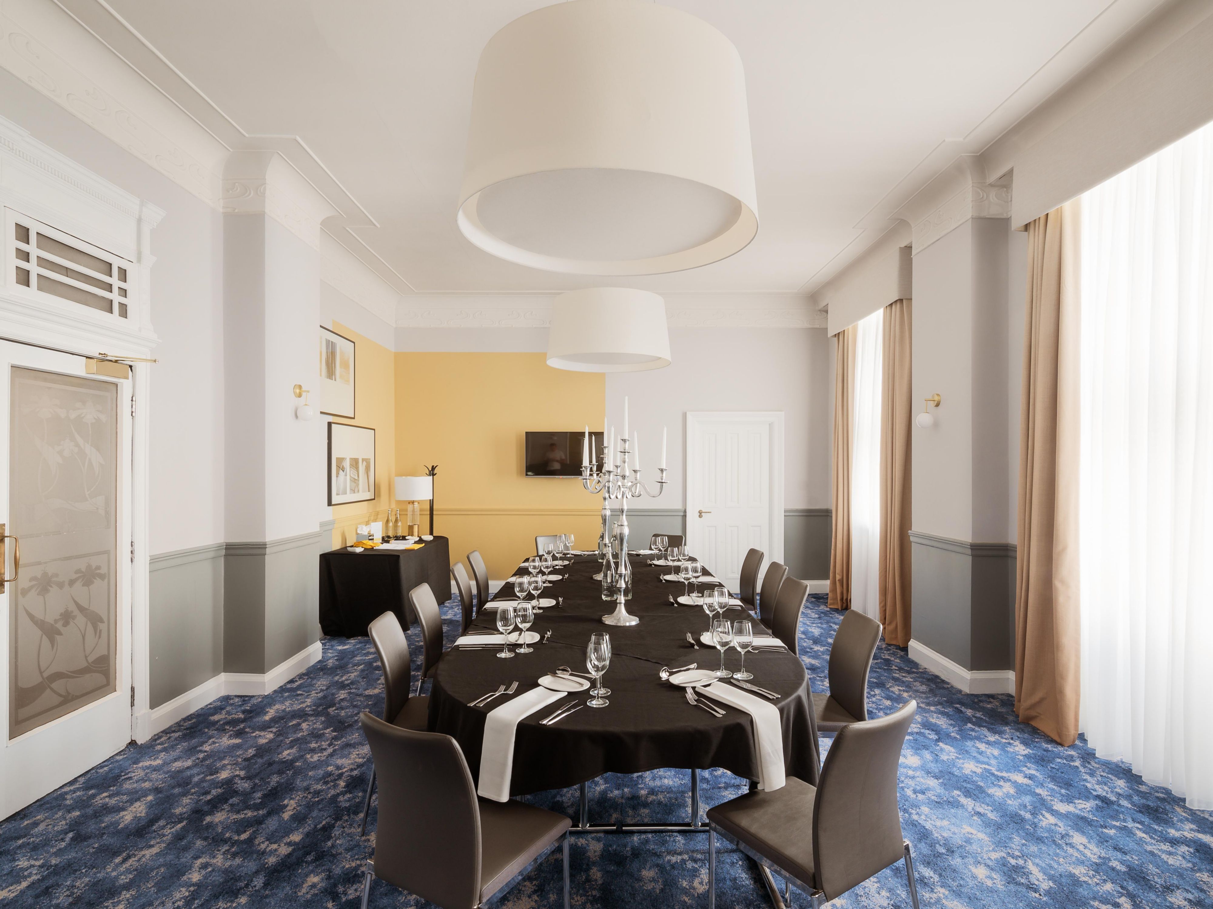 Each of our eight spaces features its own unique character and style. Whether planning a corporate meeting, a red-carpet gala, or a family gathering, we combine rich architecture with 21st-century touches and personalised service to make your event extraordinary.