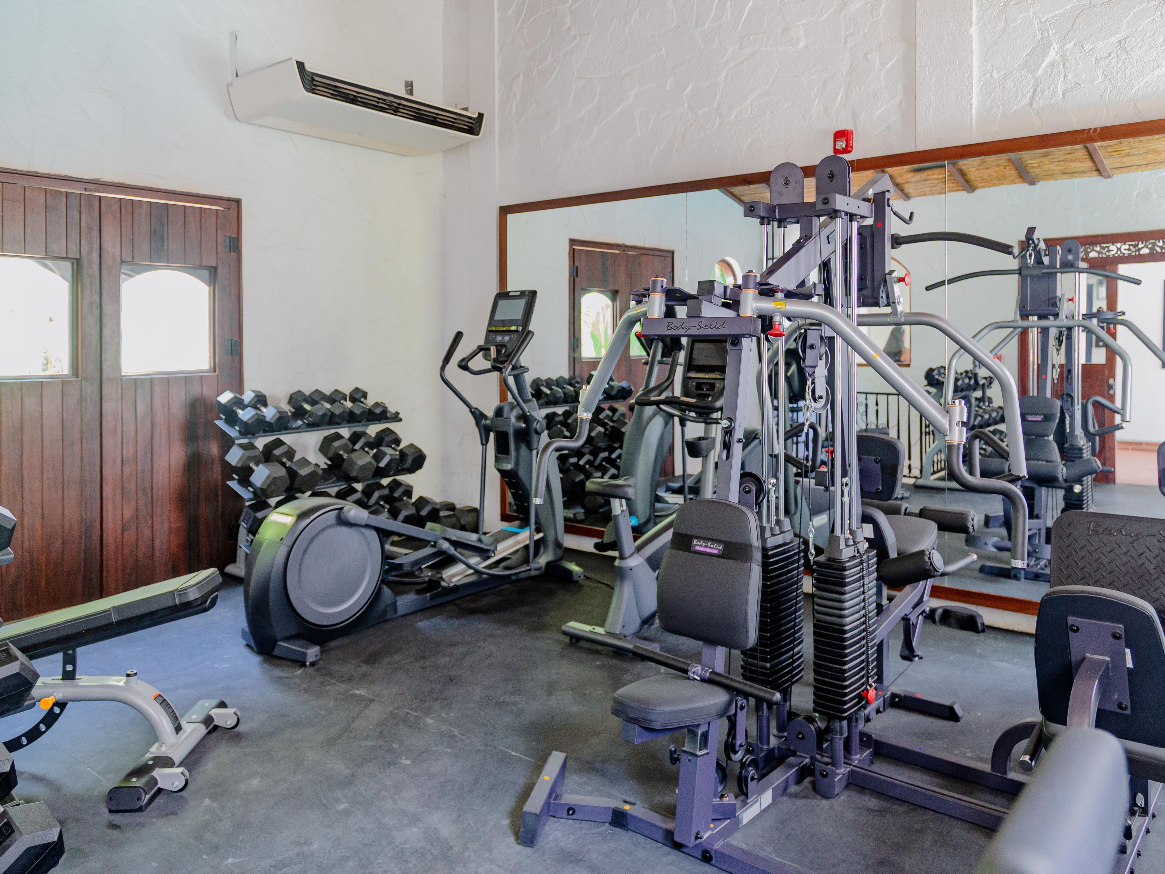 At Voco we know that taking care of your exercise routine when you are away from home is essential, that is why our hotel has a space equipped with modern machines, where you can do your exercise routine without problem and in this way start the day with energy and ready to enjoy the city.
