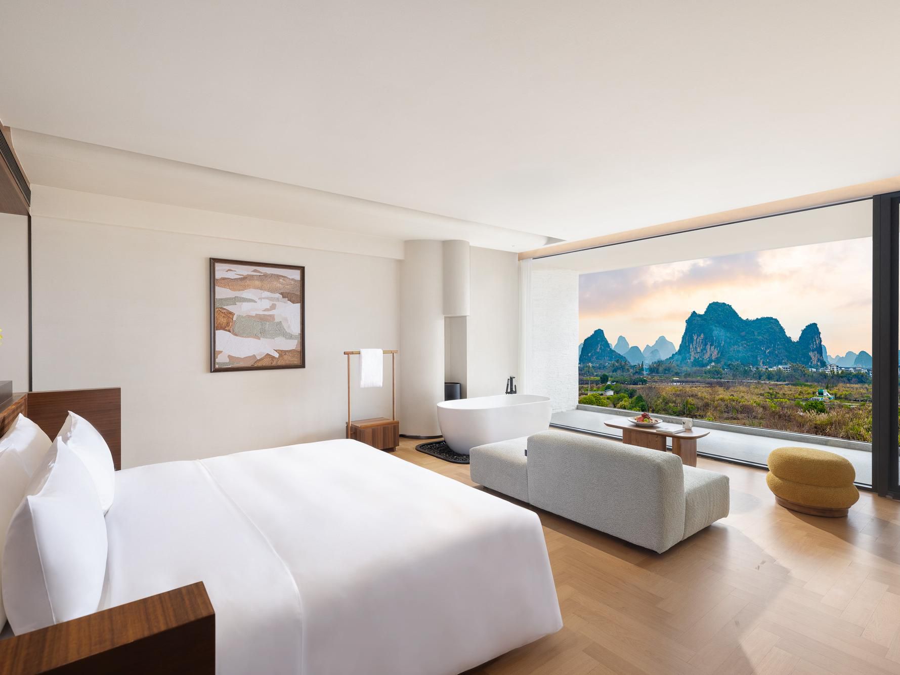 1 Super King Standard Balcony