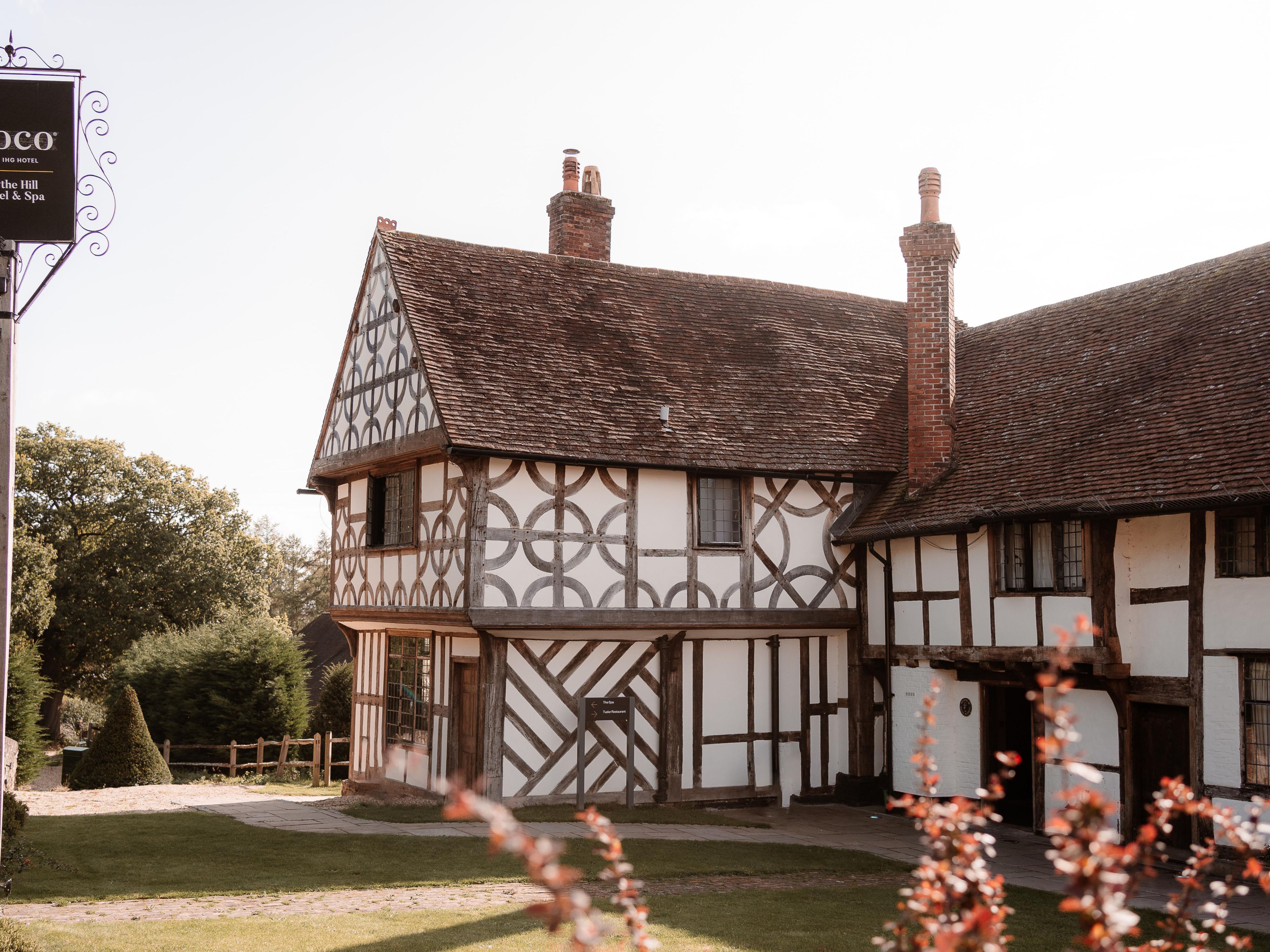 Set in the rolling Surrey Hills, voco Lythe Hill Hotel & Spa blends old-world charm with modern ease. Our rooms range from cozy spaces in the historic Tudor house to contemporary suites surrounded by nature. Each offers soft bedding, calm tones, and a sense of relaxed luxury — true to the voco way.