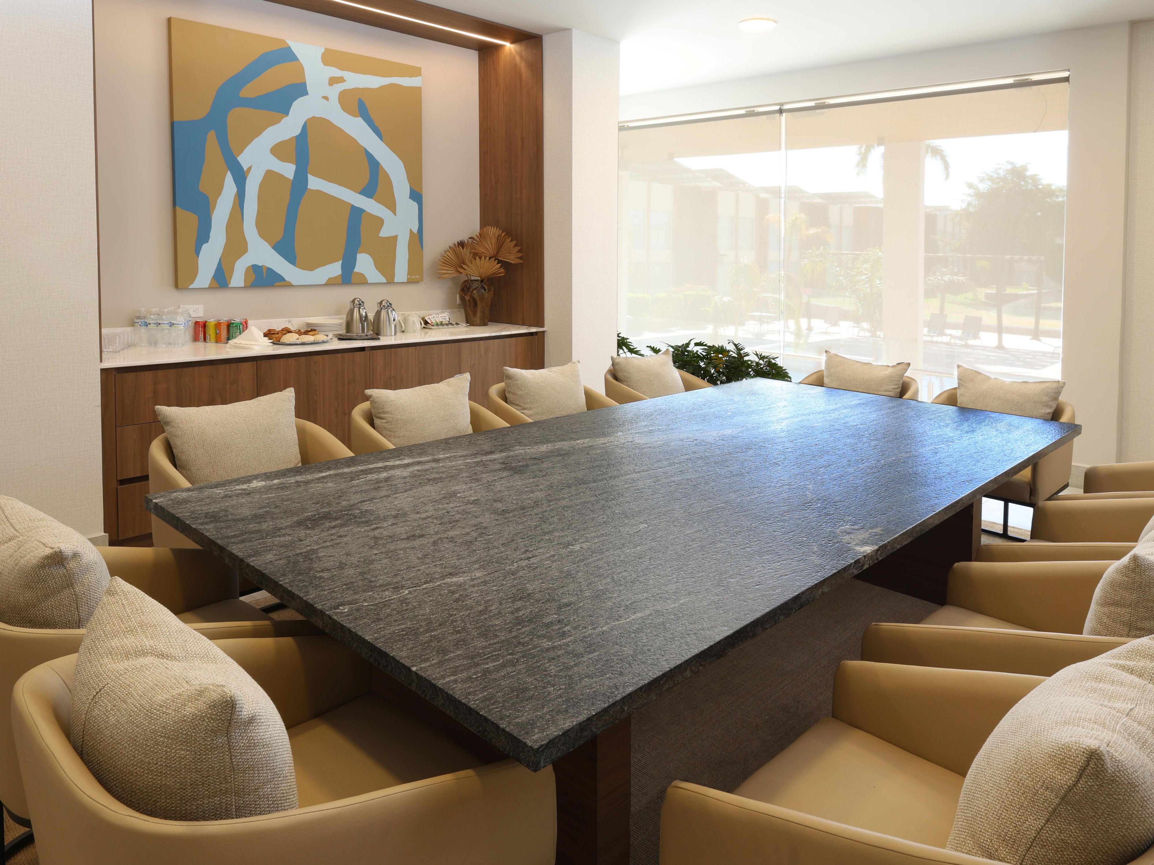 Different options to carry out your corporate and social meetings.