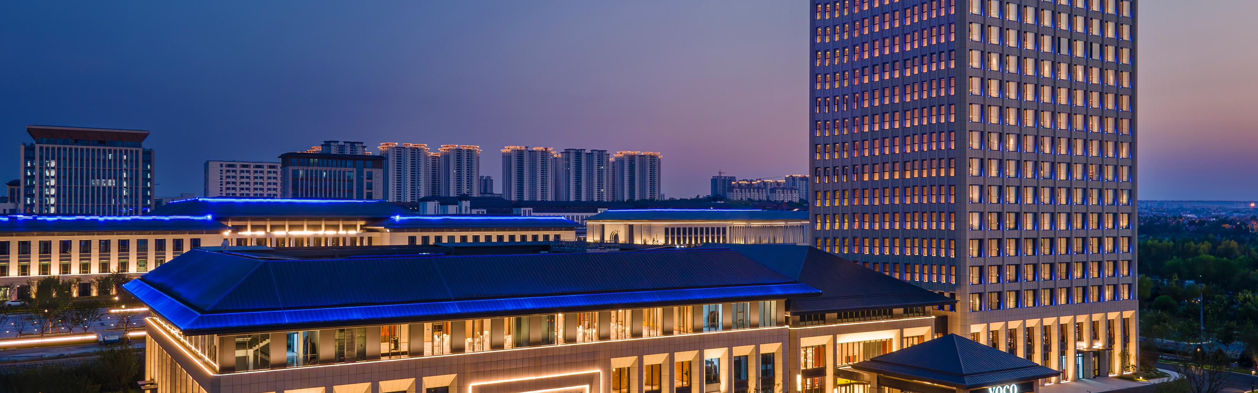 $hotelInfo.mediaDetails.welcomePhotos.primaryPhoto.caption}