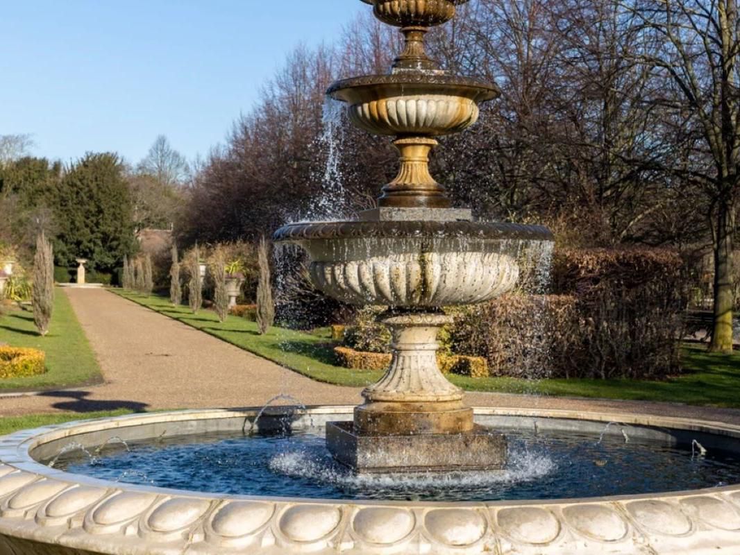 Our hotel is located in the heart of London, just a short distance from The Regent's Park, home to public gardens, ornamental lakes and the Regent's canal, open air theatre and ZSL's London Zoo. Thanks to its close proximity to voco London - Marylebone, guests can enjoy a breath of fresh air for a leisurely morning stroll or an invigorating run.