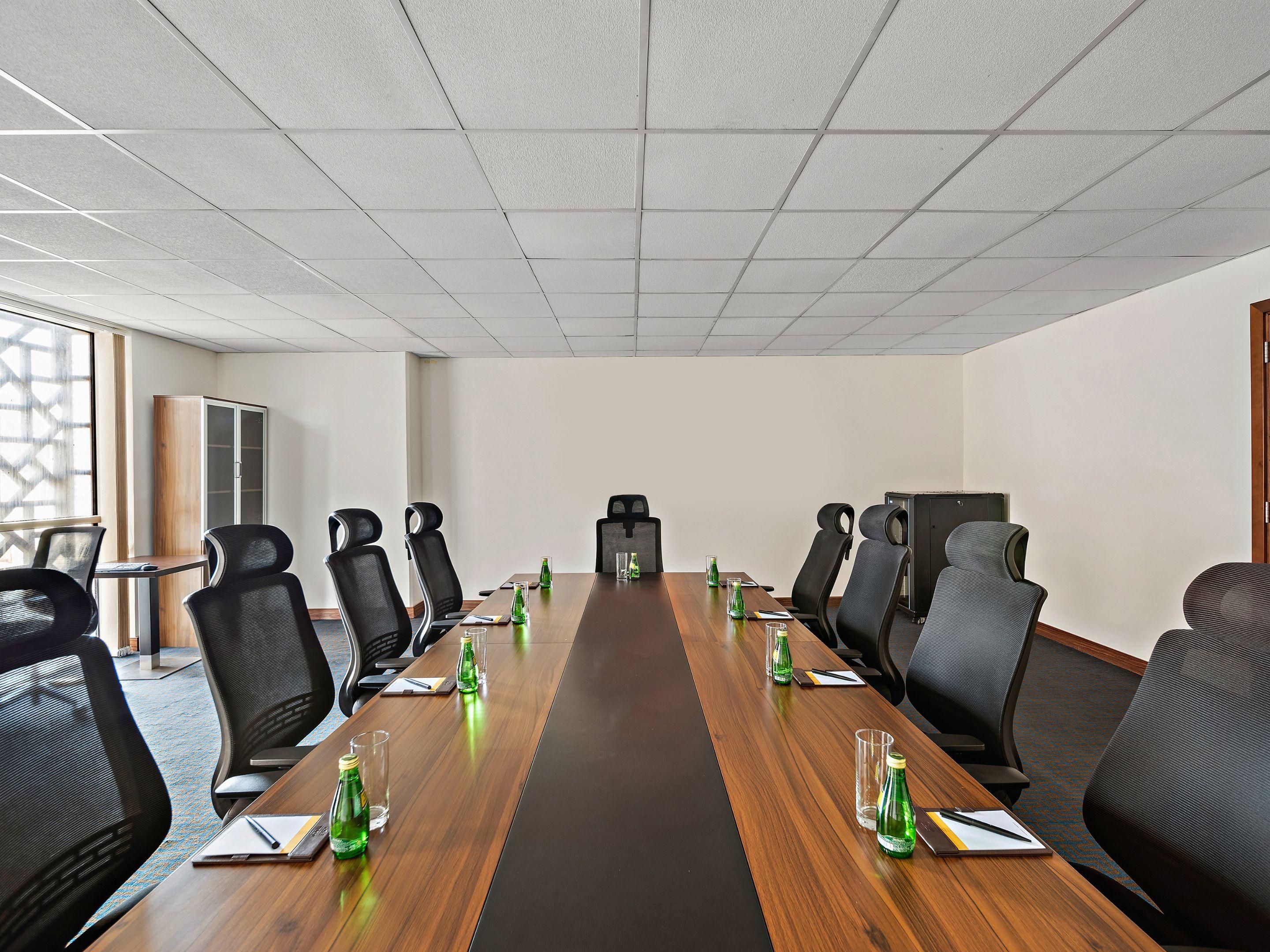 Looking to rent a meeting room in Makkah? We have brought our voco experience in designing beautiful meeting spaces to Makkah. We are confident that your attendees will instantly love our delicious food, modern design, attentive service and the abundance of natural light that floods our meeting venues.