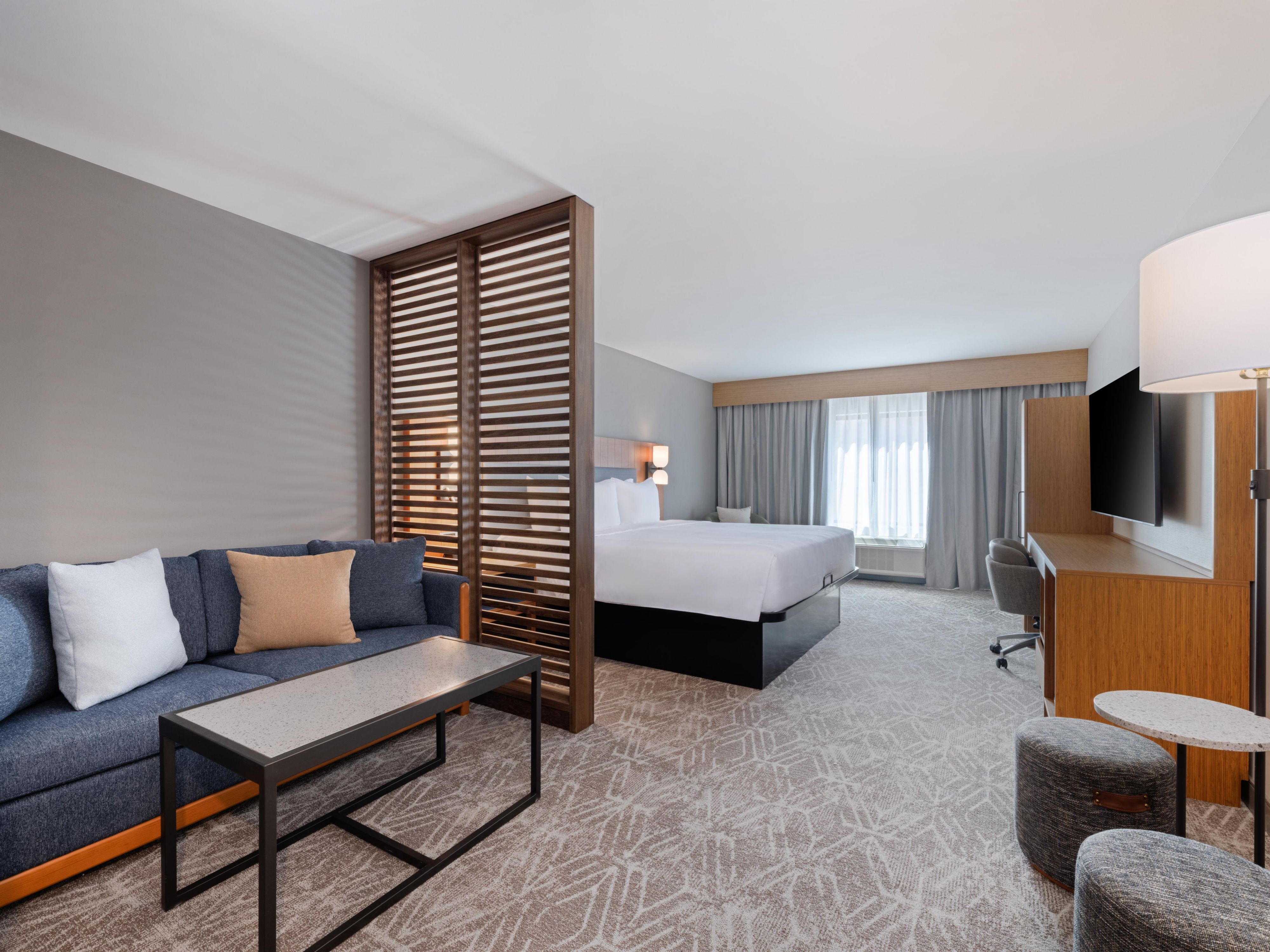 Reserve wedding blocks at voco Moab to provide guests with stylish accommodations and seamless access to Moab’s breathtaking wedding venues.