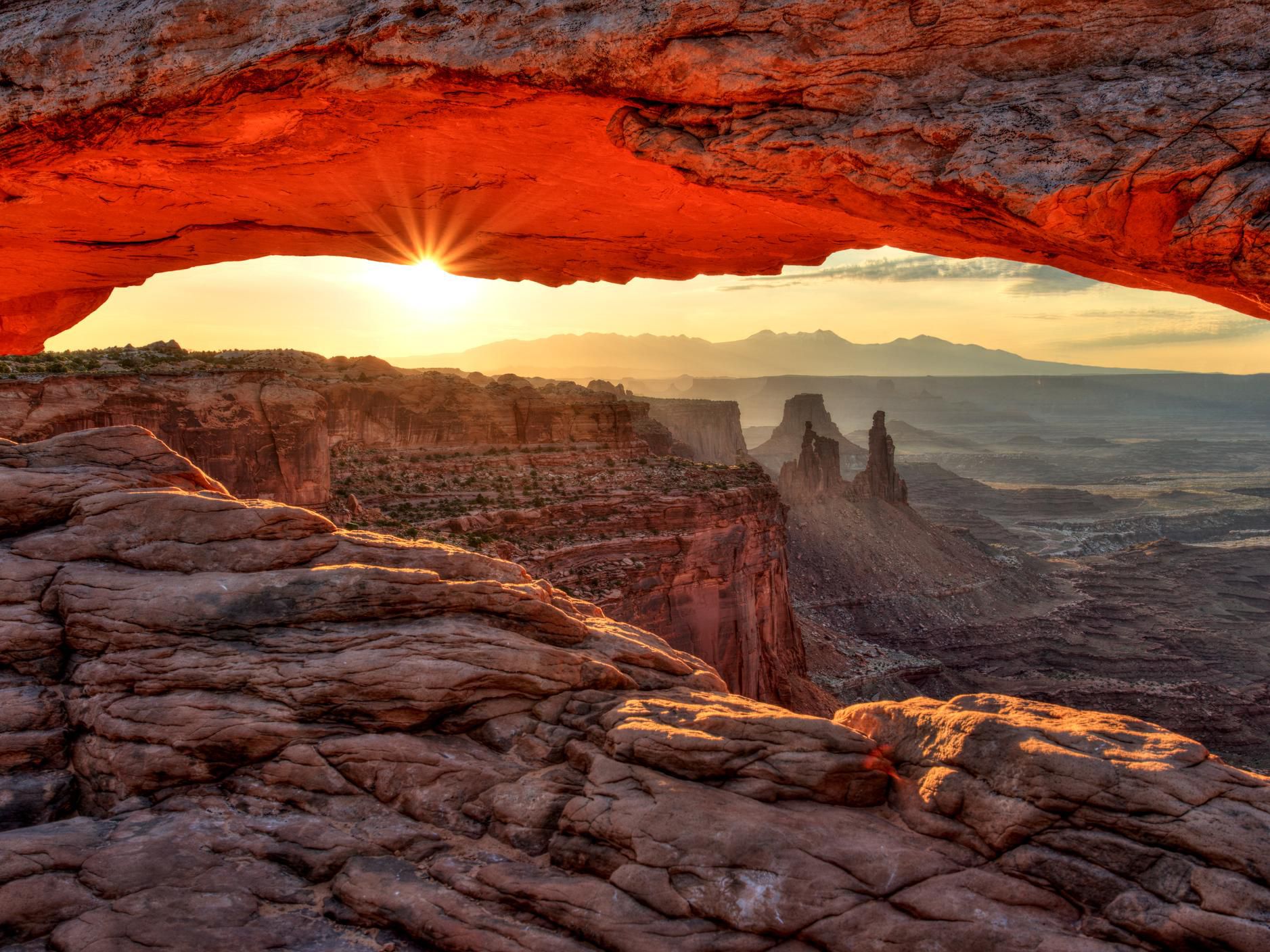 Access thrilling outdoor activities like rafting, hiking, and off-roading just minutes from voco Moab’s doorstep.