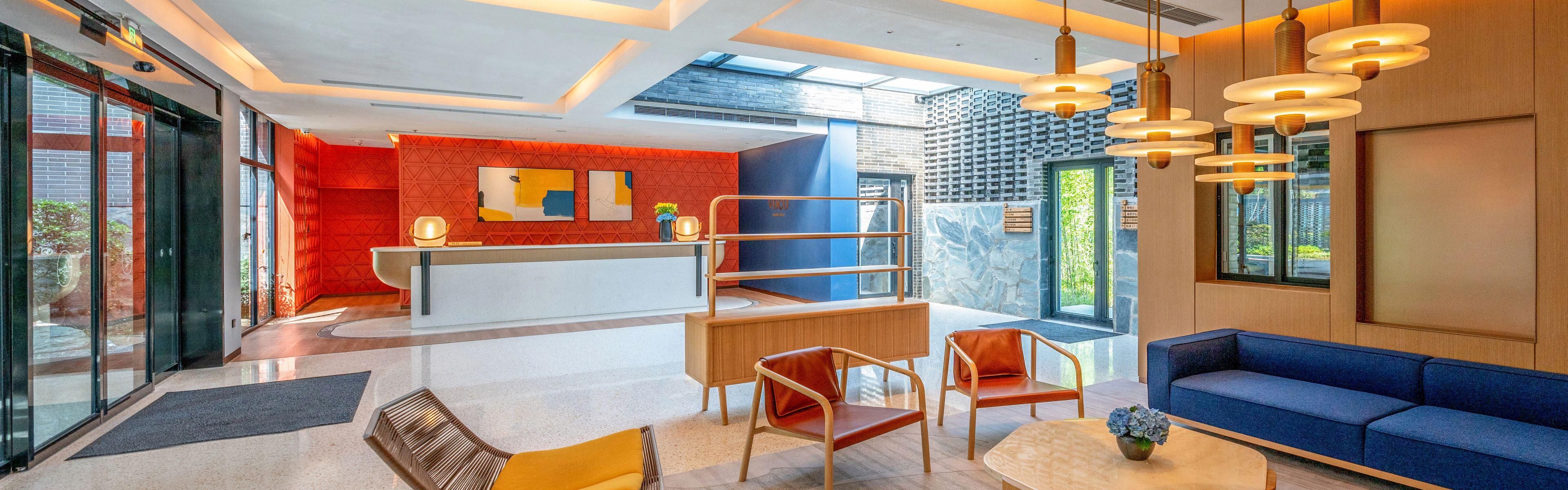 $hotelInfo.mediaDetails.welcomePhotos.primaryPhoto.caption}