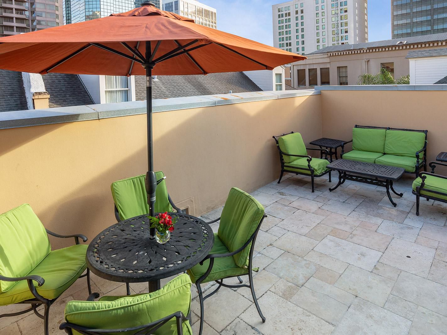 Steps from the Arts District, voco St. James Hotel offers the perfect retreat to relax and unwind. Admire the blend of French-inspired architecture and modern skyscrapers from your guest room or suite’s balcony. Take in city and courtyard views from your windows, making every moment at voco St. James Hotel a delightful experience.