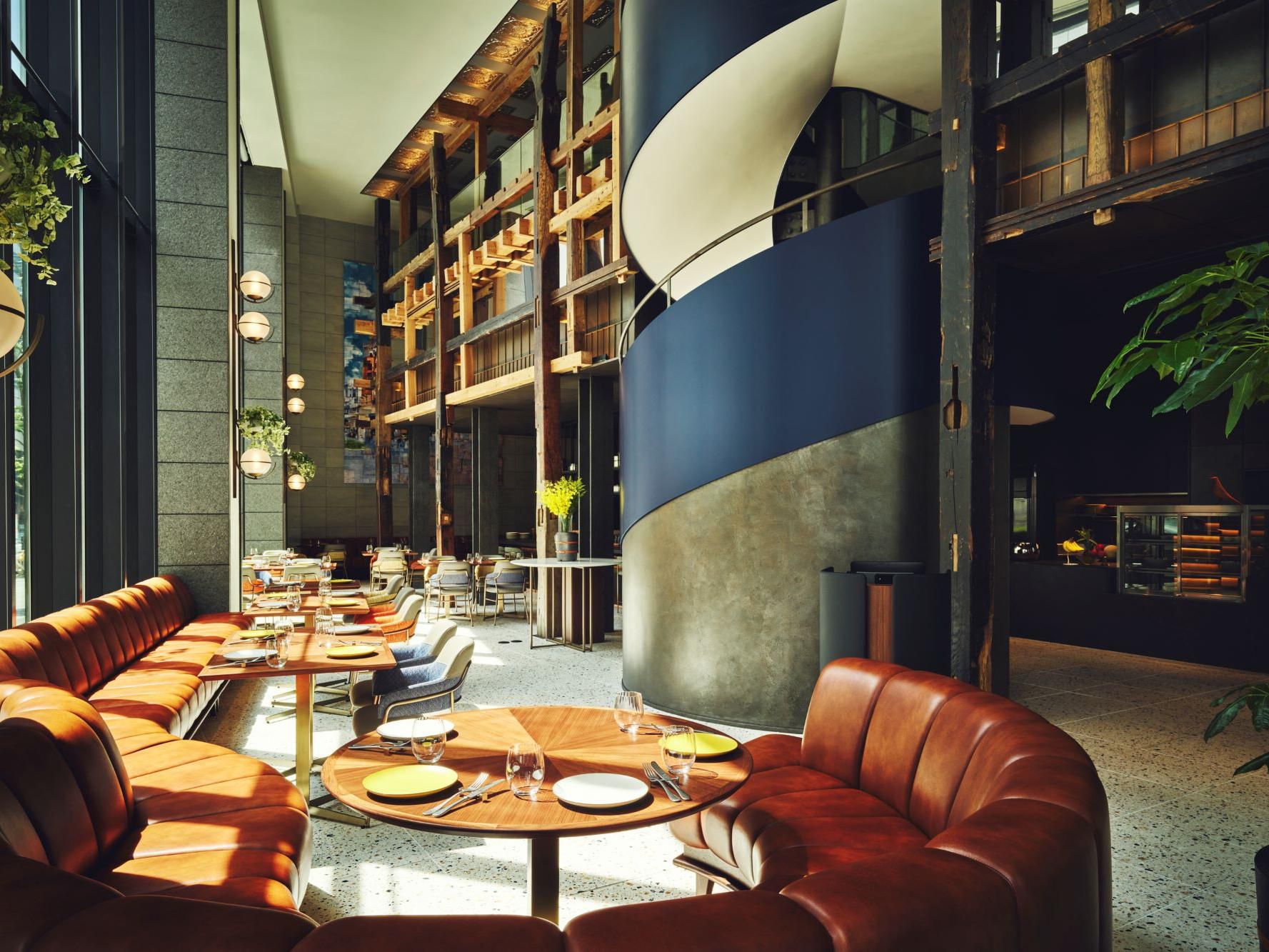 Osaka is renowned for its food-obsessed culture, so our modern cuisine has been crafted to meet the locals’ exacting standards and high expectations. Watch our chef prepare dishes in the open show kitchen. Savour locally sourced, seasonal ingredients while feeding on the energy of the room’s lively atmosphere.