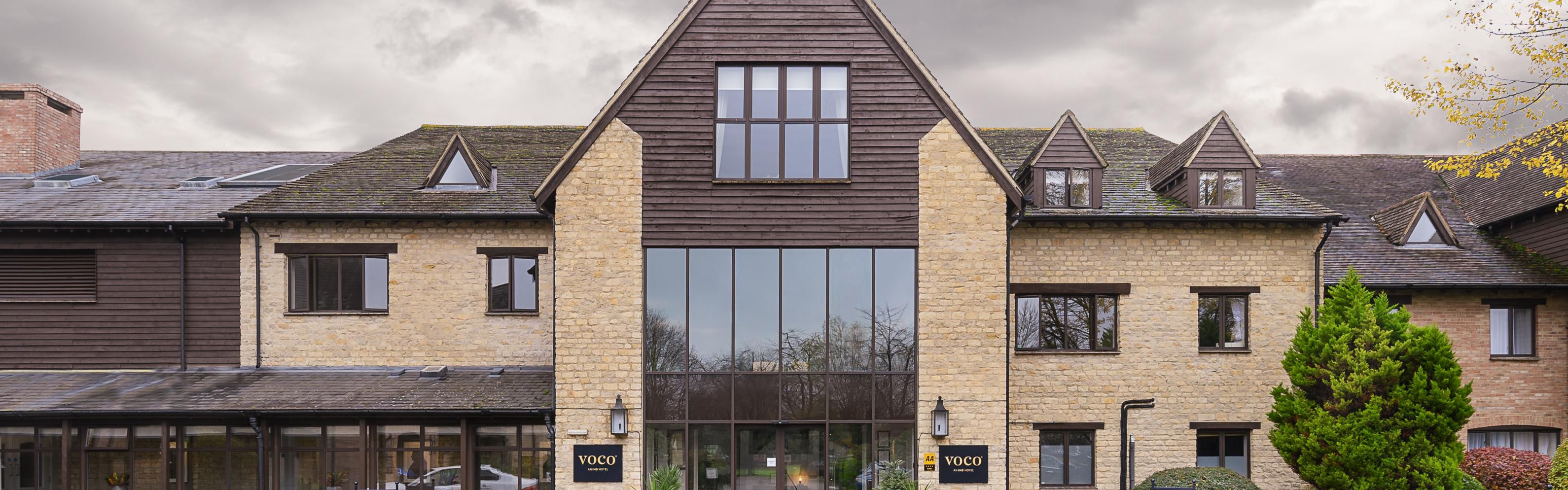 $hotelInfo.mediaDetails.welcomePhotos.primaryPhoto.caption}