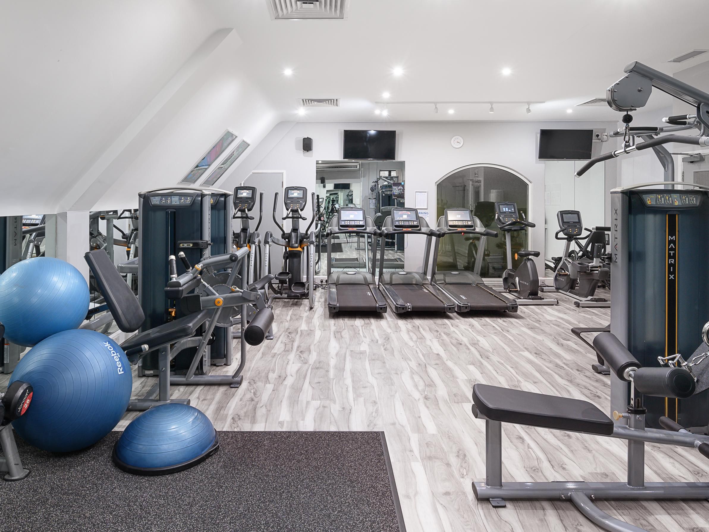 Reach your goals with the help of our leisure club membership. Enjoy access to our swimming pool, gym, sauna and steam room, along with a range of exclusive benefits.