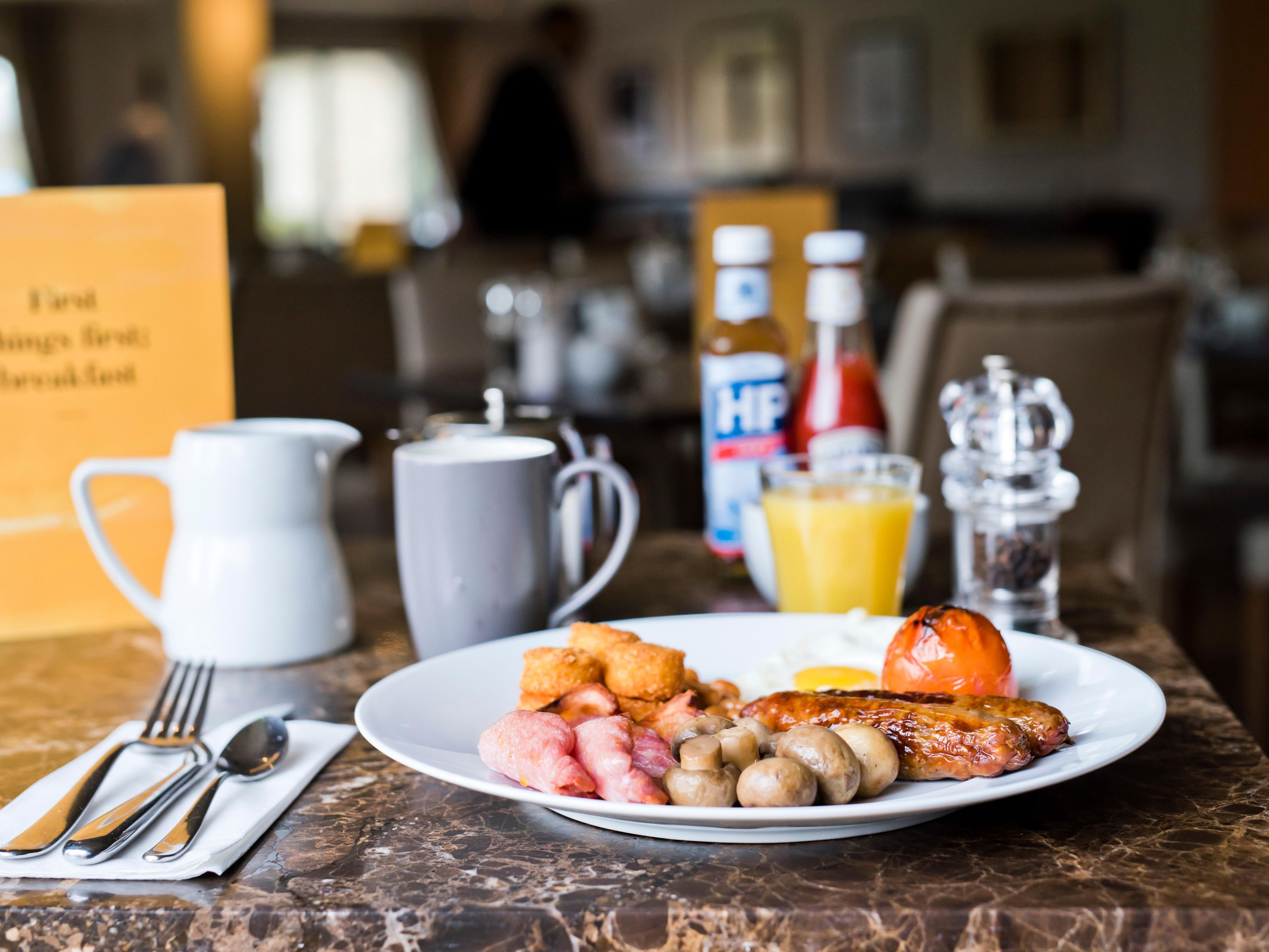 Start your day right with our sumptuous breakfast buffet. Enjoy a choice of local and international dishes, from fresh pastries and fruits to made-to-order hot items. Whether you prefer a hearty meal or a light start, our buffet caters to all tastes.