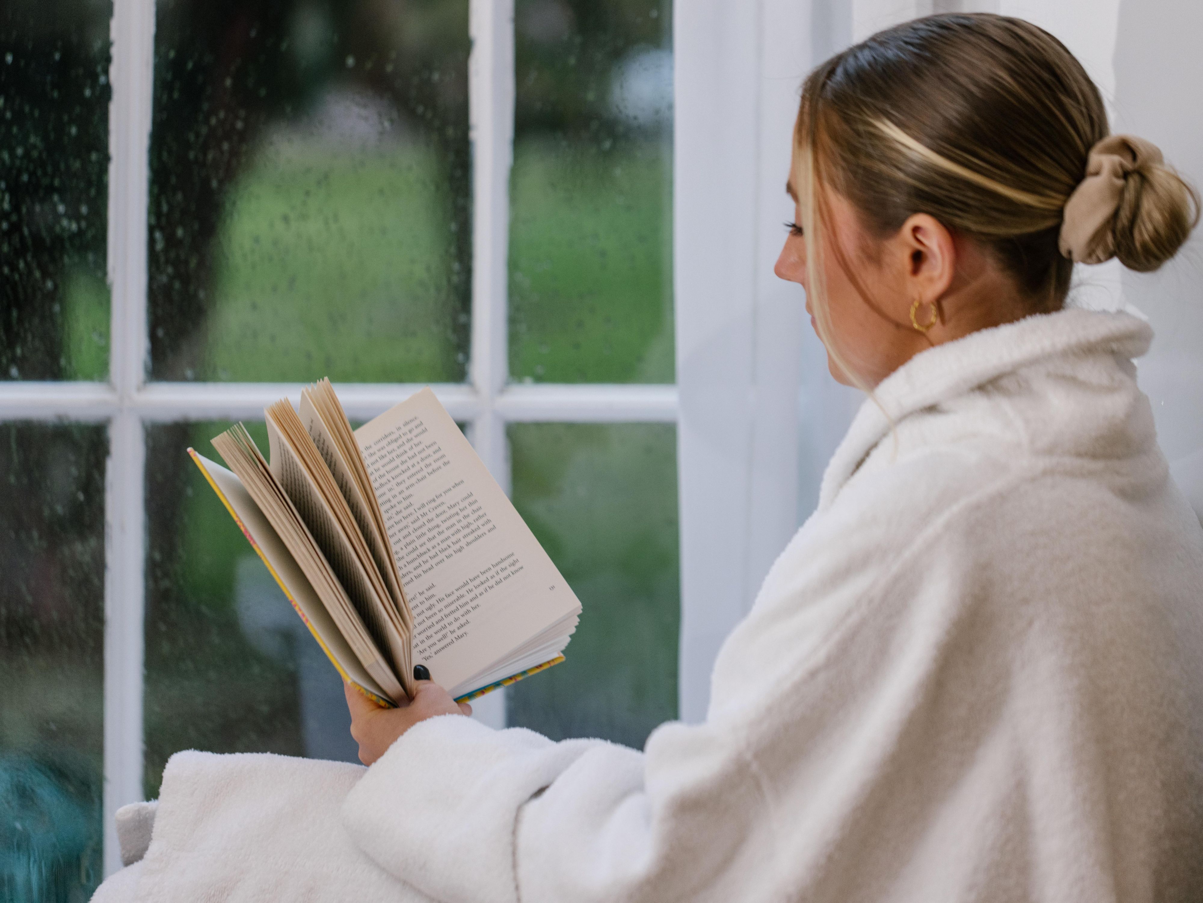 Enjoy a delicious meal from the comfort of your room with our room service menu. Just call our team from your room to order and get ready to tuck in.