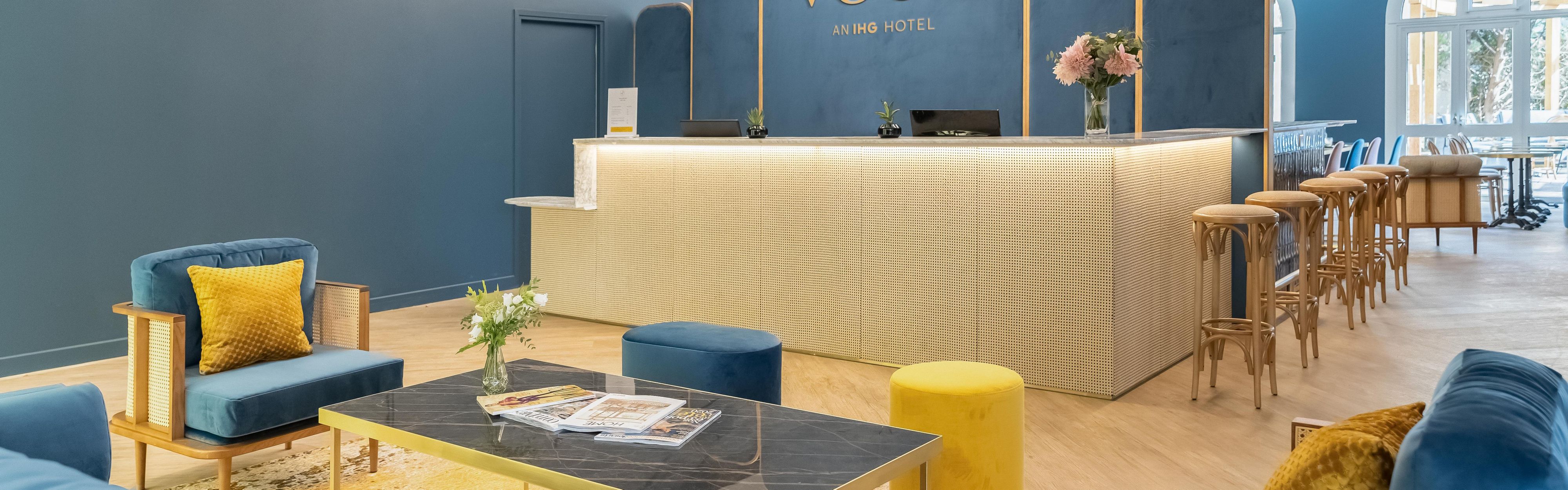 $hotelInfo.mediaDetails.welcomePhotos.primaryPhoto.caption}