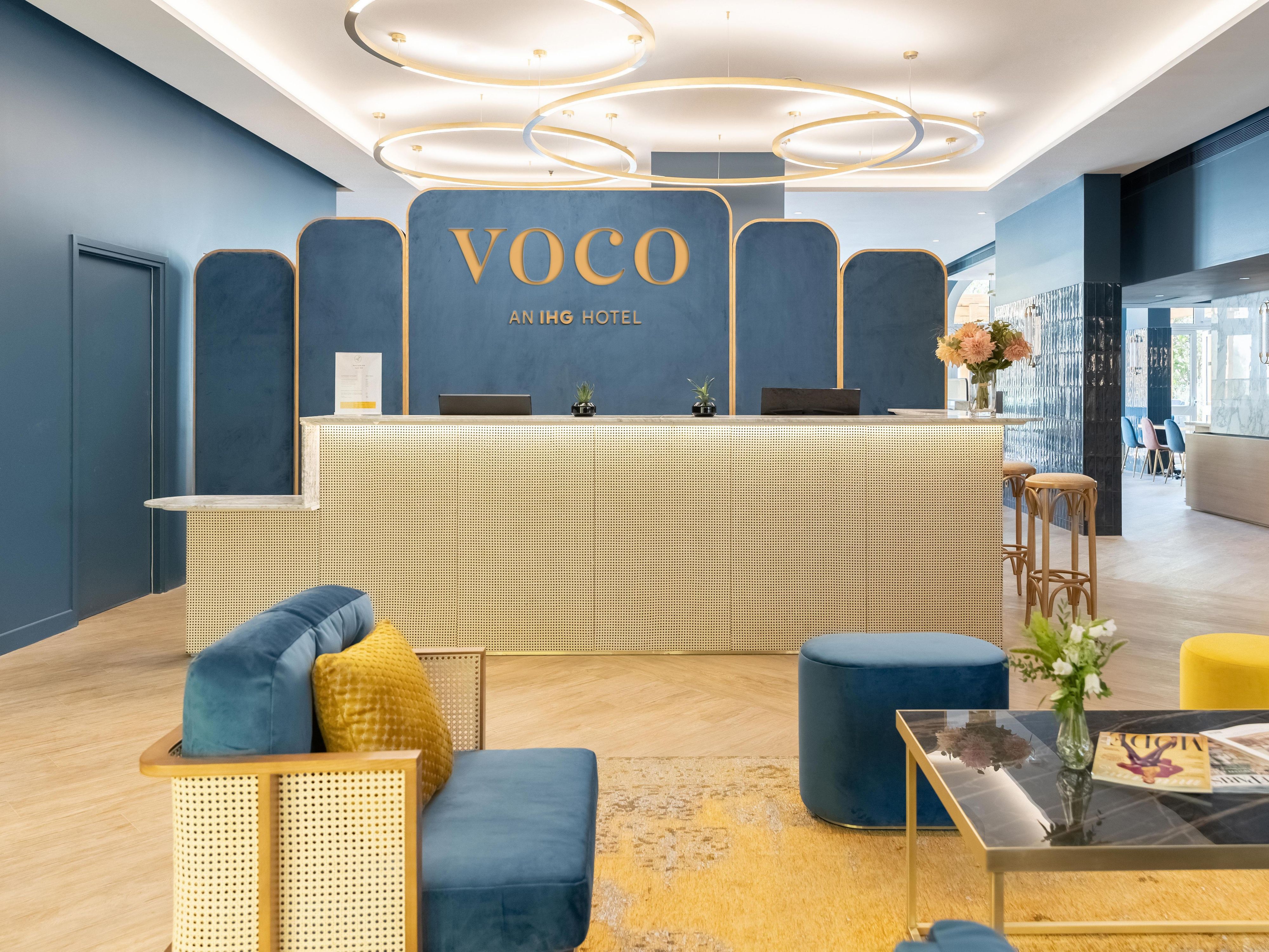 The voco Paris Montparnasse is just a few steps from the very centrally located Paris Montparnasse train station, in a district infused with the atmosphere of the legendary artists who lived there, our contemporary hotel with a local accent will be your Parisian home away from home.