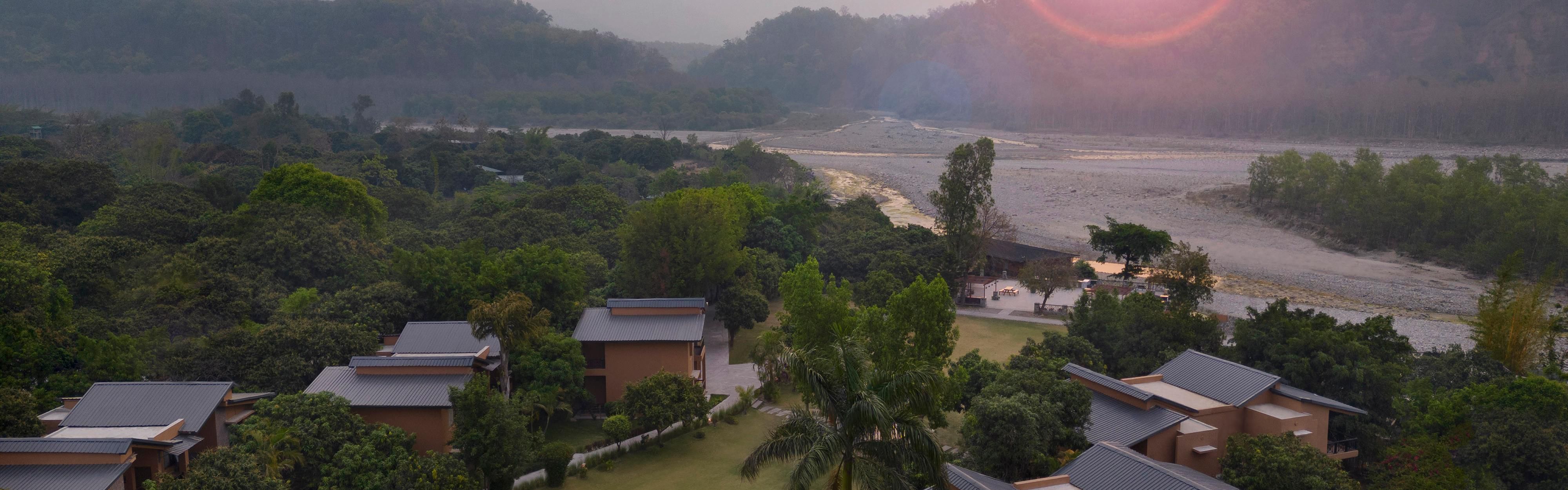 $hotelInfo.mediaDetails.welcomePhotos.primaryPhoto.caption}