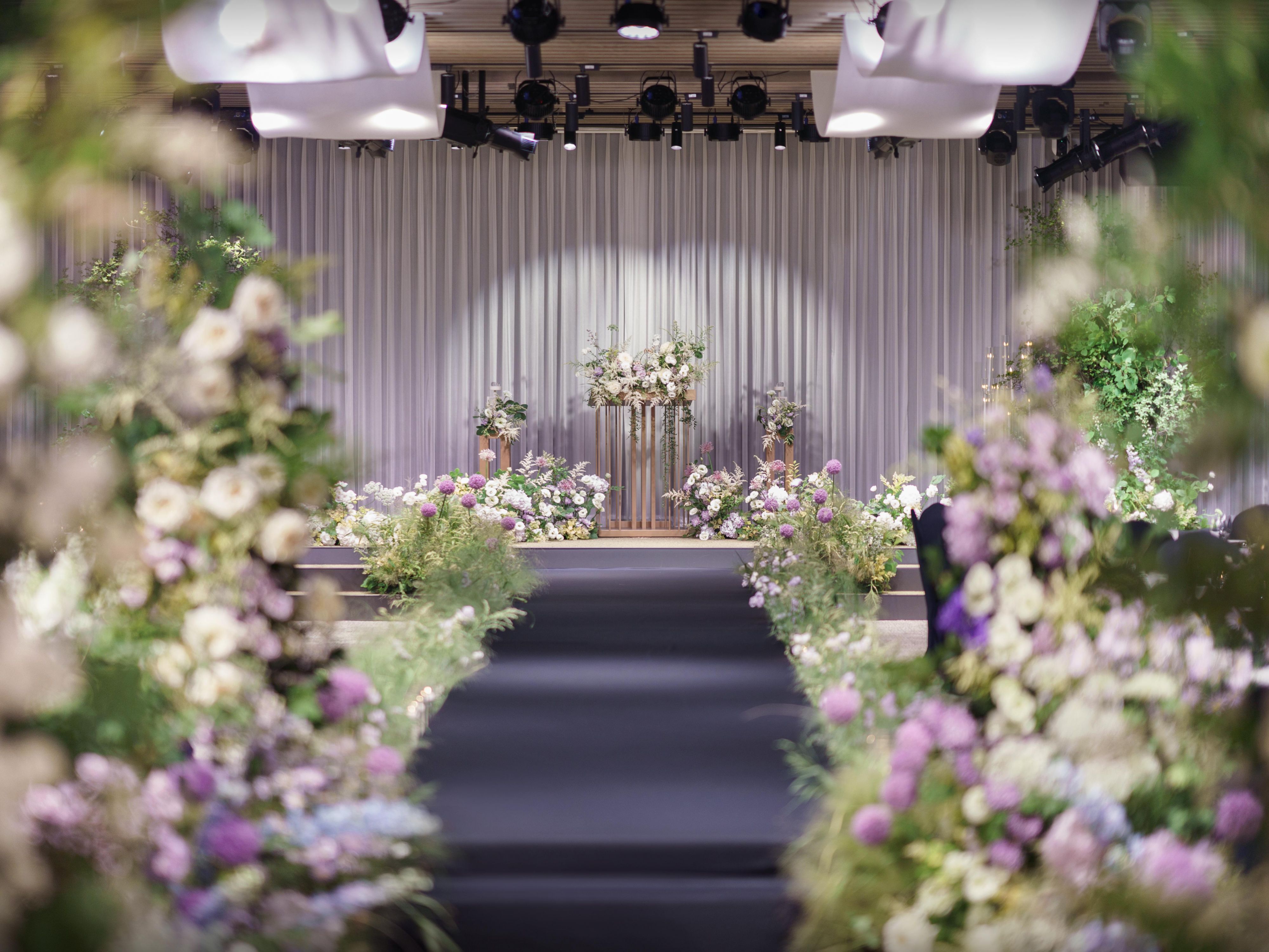 在如新人之间真挚特别的感情一般不俗的场地庆祝大喜之日可谓梦想成真，而首尔江南 voco® 酒店正是您的理想选择。典雅的空间、现代的设计和个性化的服务，将为您打造一个在大喜之日结束后仍久久难忘的活动。套房非常适合为大喜之日做好准备。